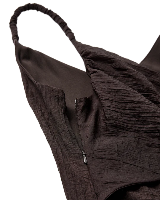 https://images.femalesconceptstore.becosoft.net/articles/cmvianna-mulch3.webp?height=150&width=150&scale=canvas&qs=5502
