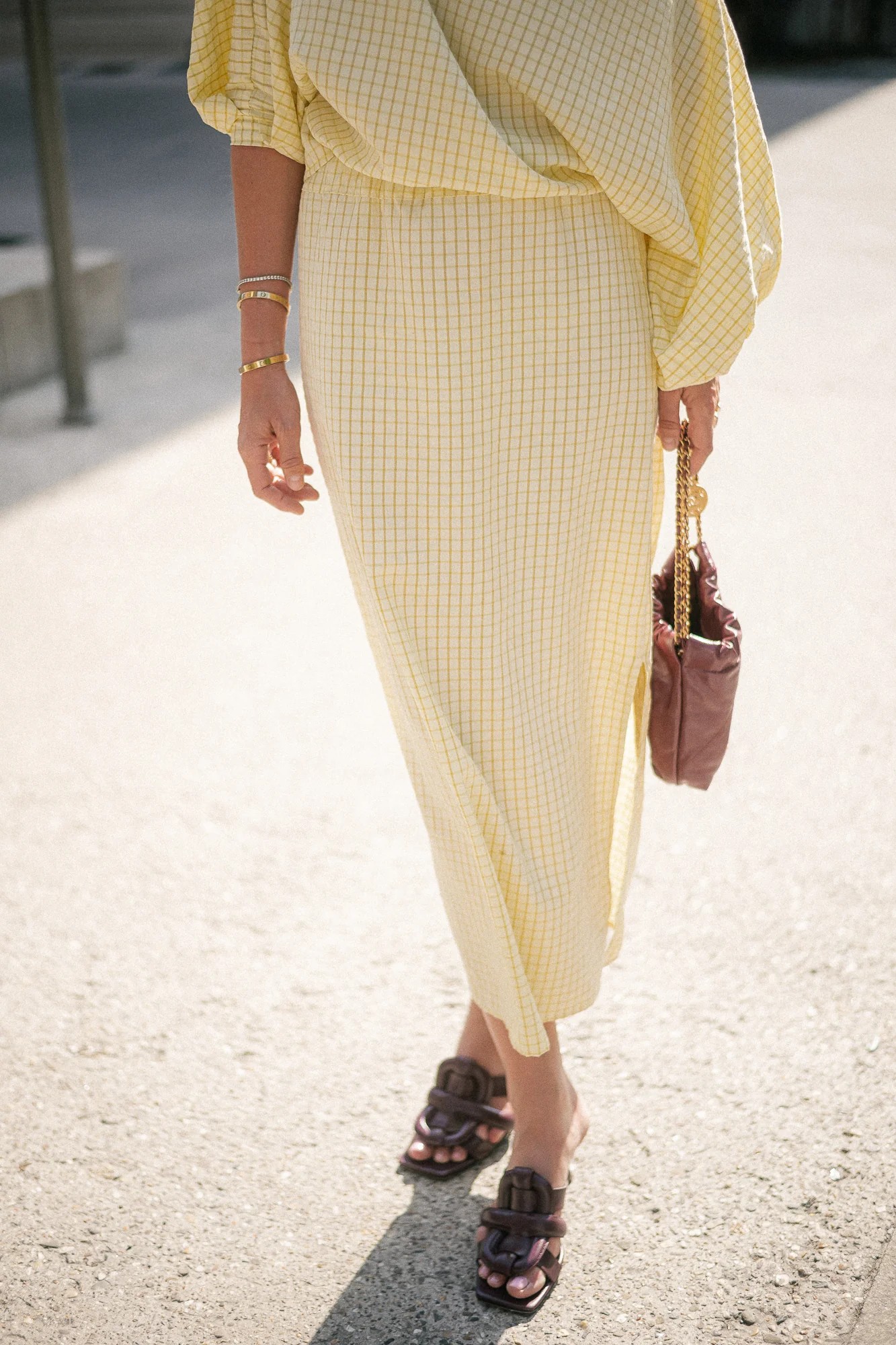 https://images.femalesconceptstore.becosoft.net/articles/cosettecheckeredskirtyellow1b.jpg?qs=5760