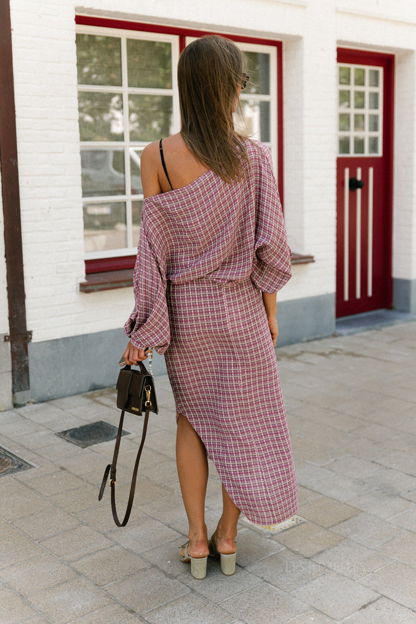 https://images.femalesconceptstore.becosoft.net/articles/cosettesigncheckblouse2.jpg?qs=5769
