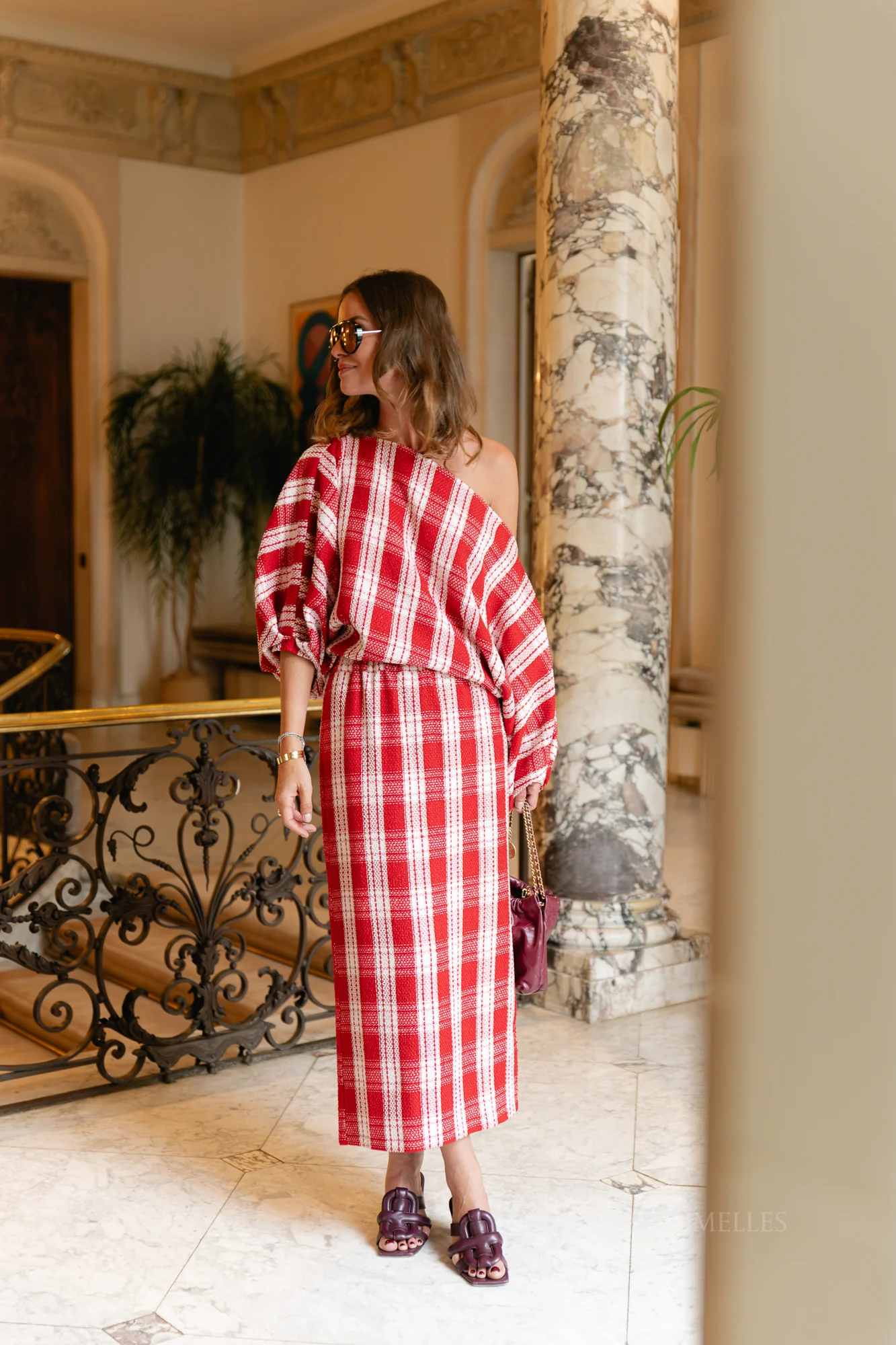 https://images.femalesconceptstore.becosoft.net/articles/cosetteskirtredoffwhite2.webp?qs=6525