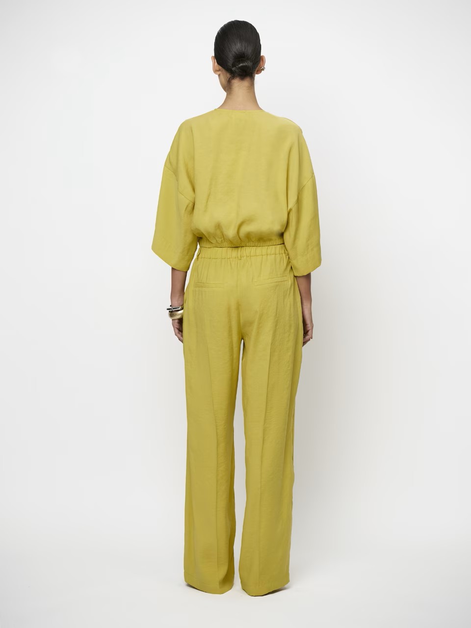 https://images.femalesconceptstore.becosoft.net/articles/dante6-Palou-top2.jpg?qs=5583