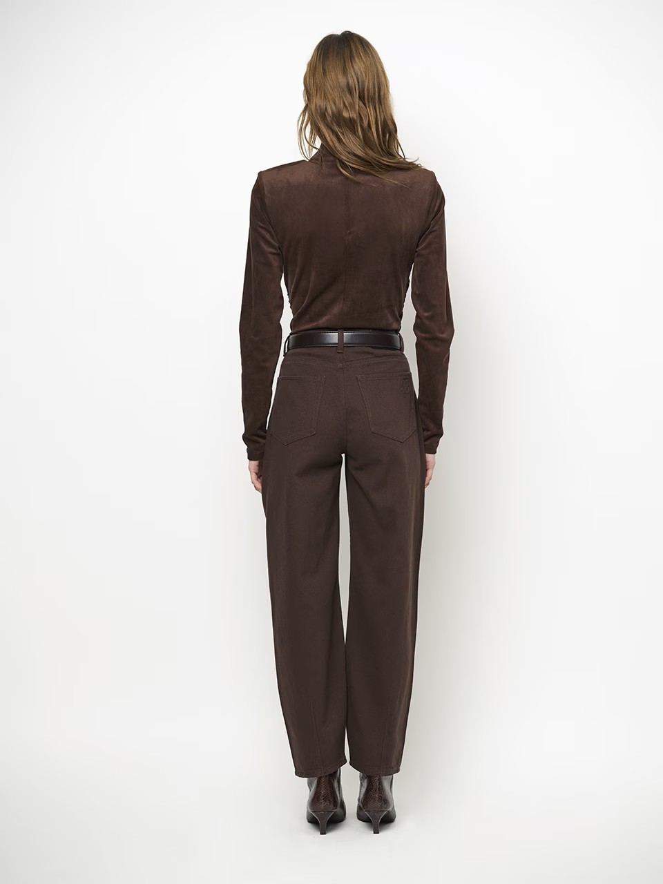 https://images.femalesconceptstore.becosoft.net/articles/dante6ease263136_8880_D3_272.jpg?qs=6166