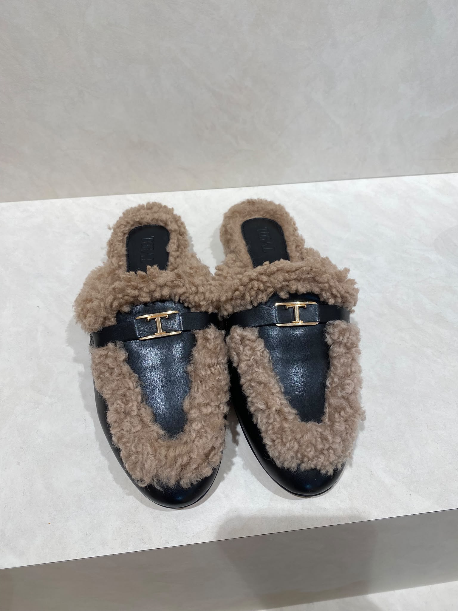 https://images.femalesconceptstore.becosoft.net/articles/daphne1.jpg?qs=6888