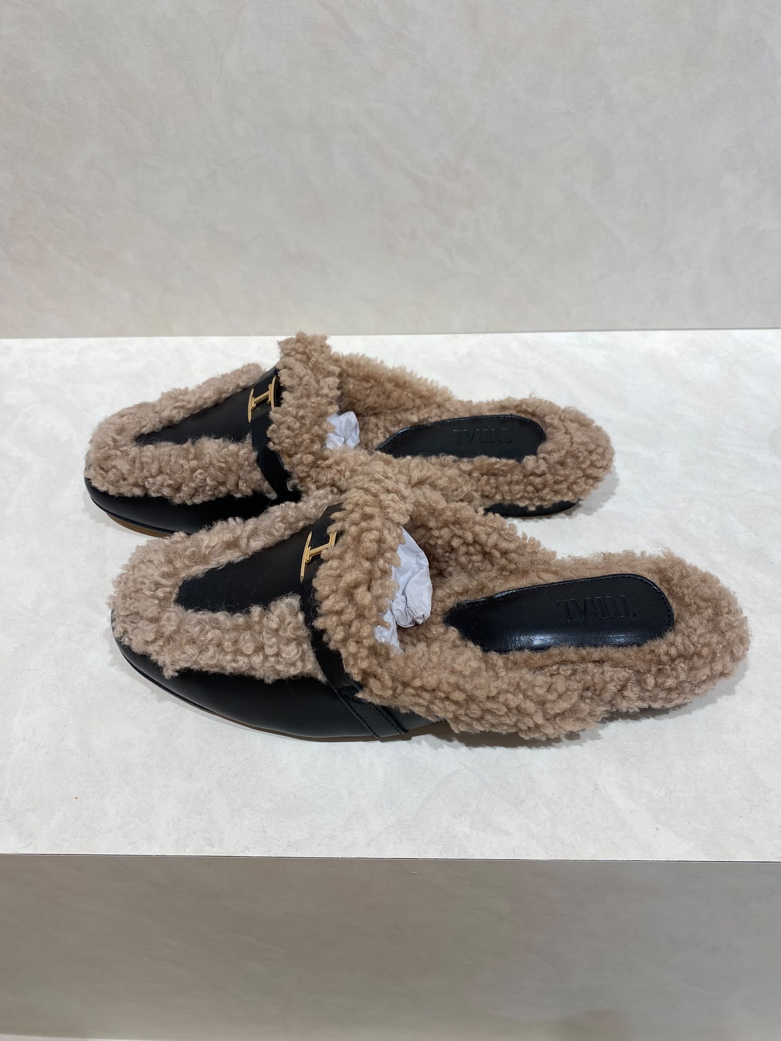 https://images.femalesconceptstore.becosoft.net/articles/daphne2.jpg?qs=6889