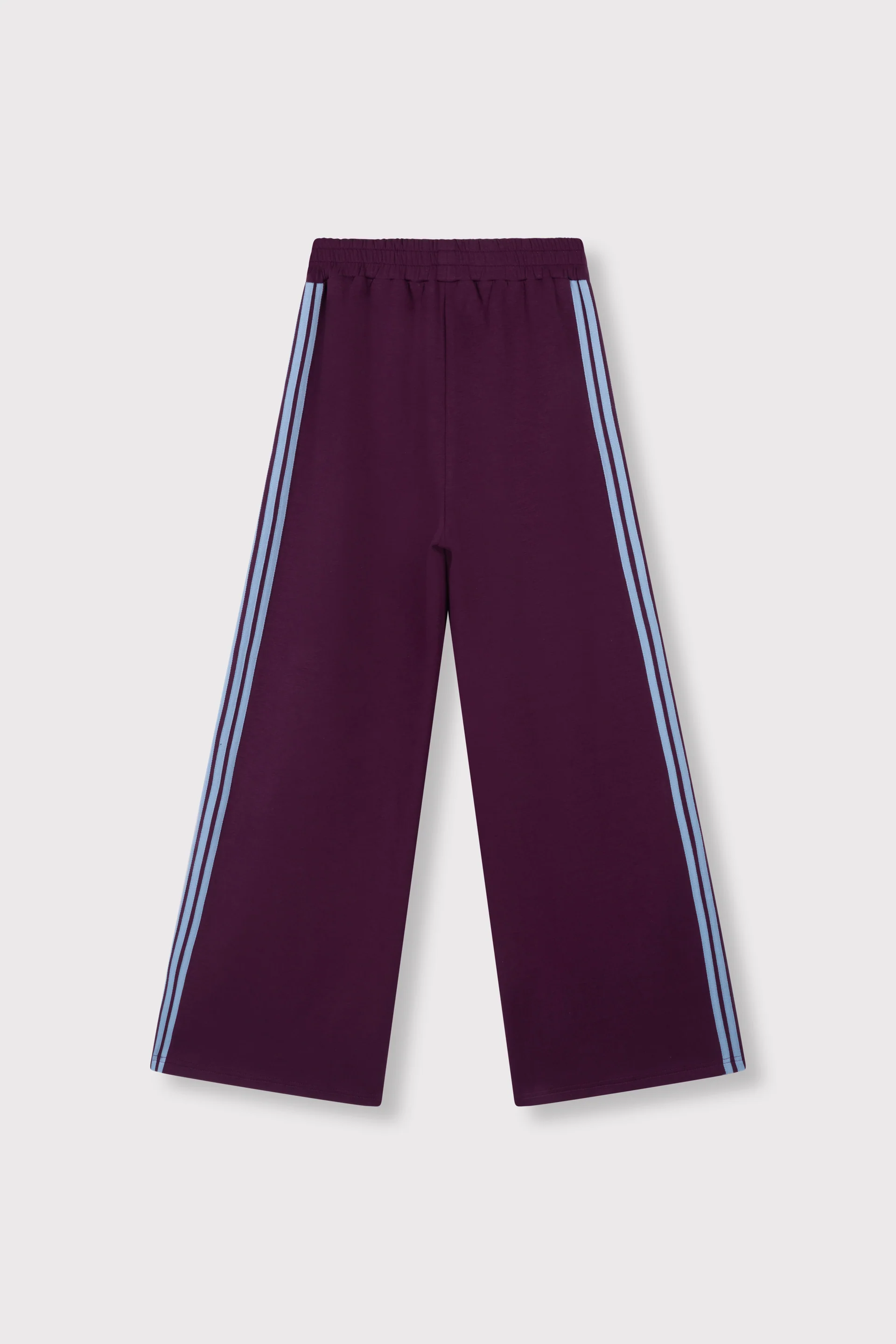 https://images.femalesconceptstore.becosoft.net/articles/dolceplum2.webp?qs=6340