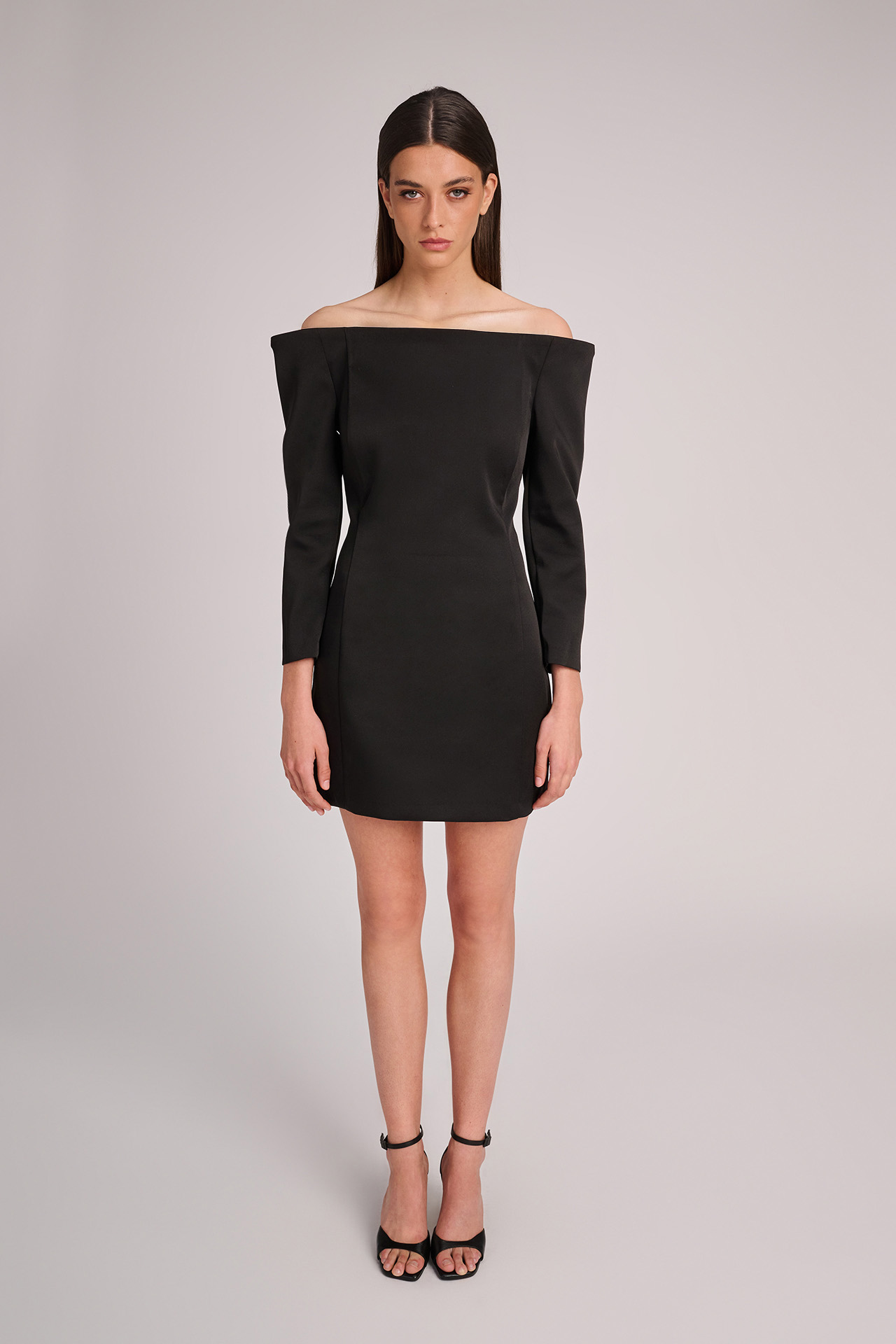 https://images.femalesconceptstore.becosoft.net/articles/dress_signapore_black_march23_.jpg?qs=6781