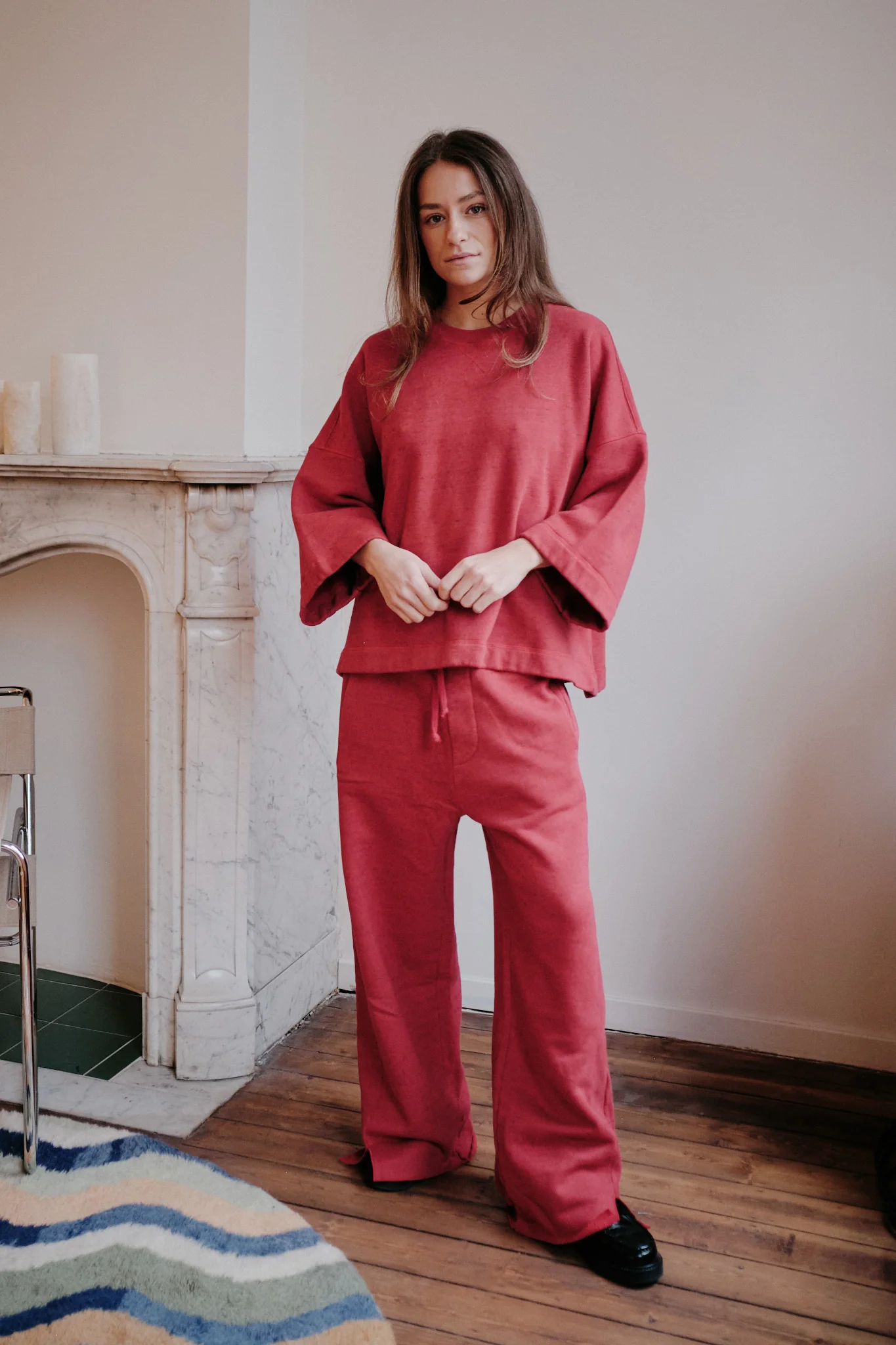 https://images.femalesconceptstore.becosoft.net/articles/ellepantsred1.webp?qs=6458