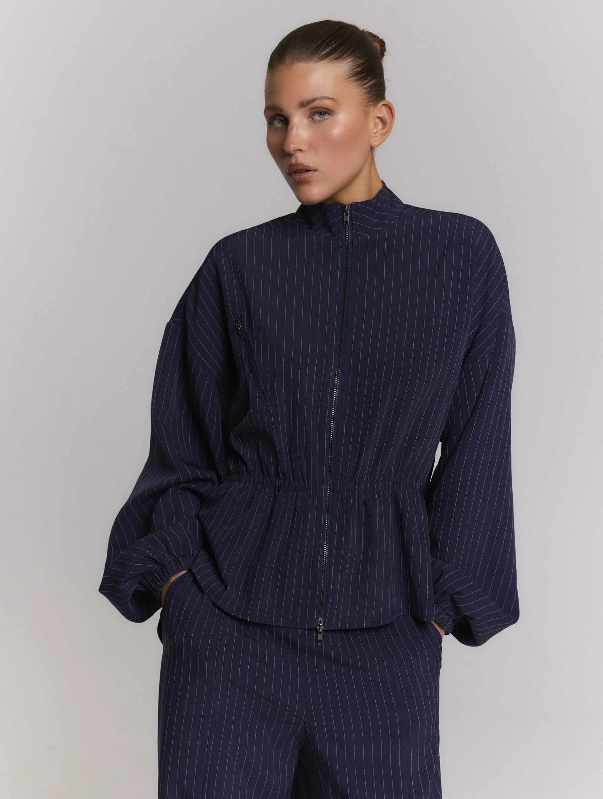 https://images.femalesconceptstore.becosoft.net/articles/elysiajacket1.webp?qs=6347