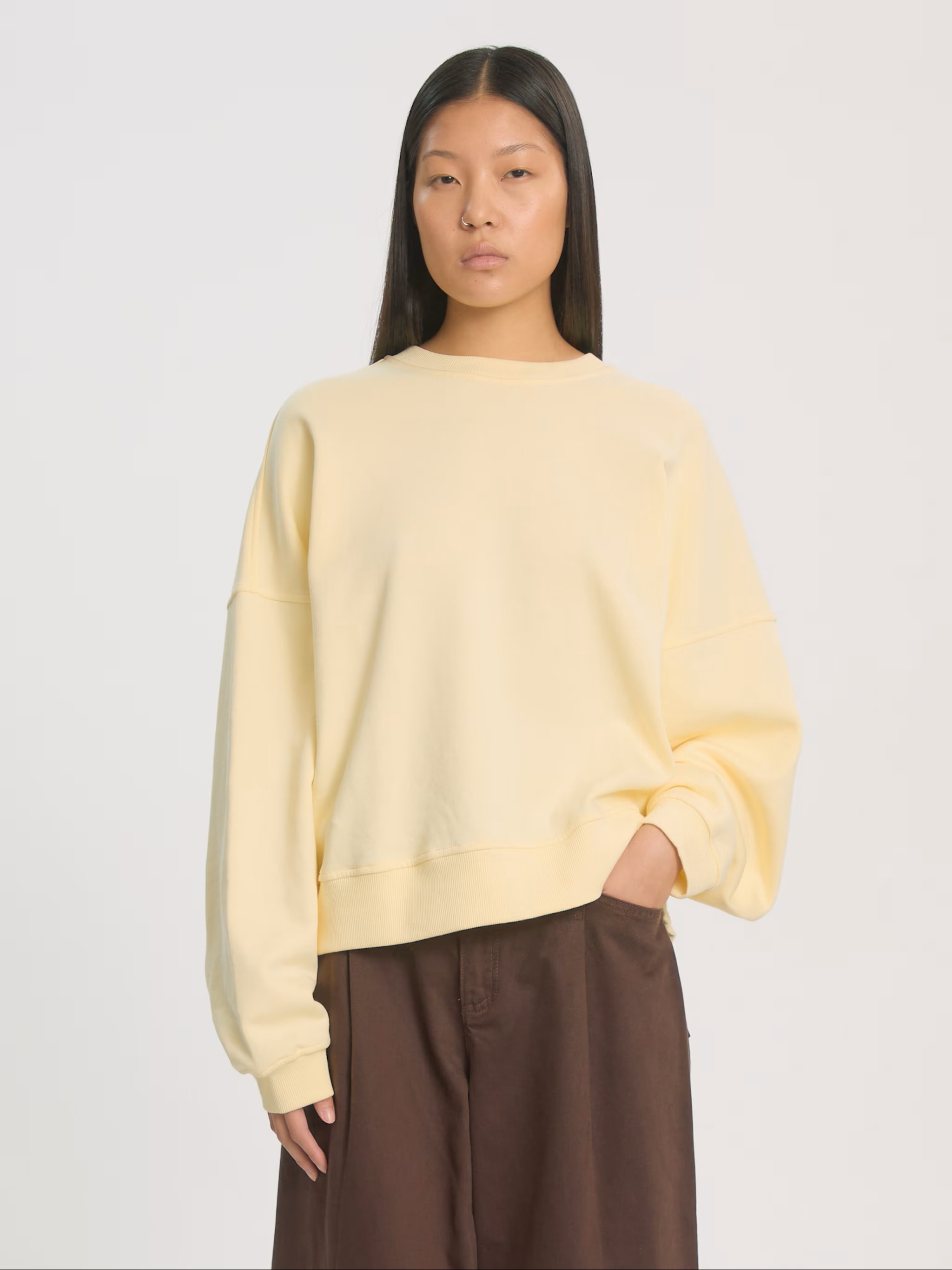 https://images.femalesconceptstore.becosoft.net/articles/emielia1.jpg?qs=6557