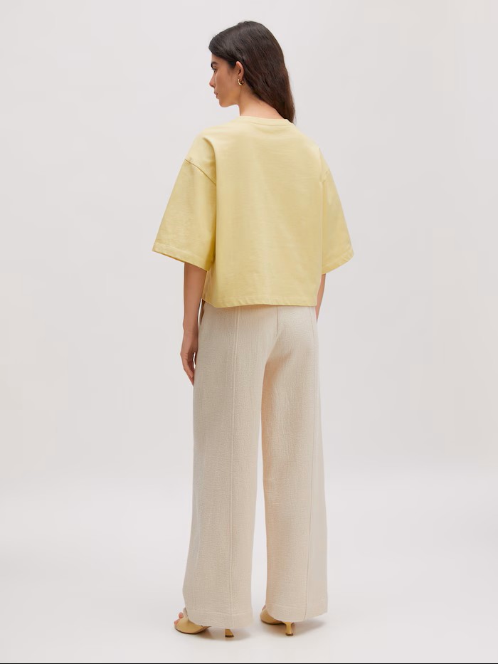 https://images.femalesconceptstore.becosoft.net/articles/enzoyellow2.jpg?qs=5610