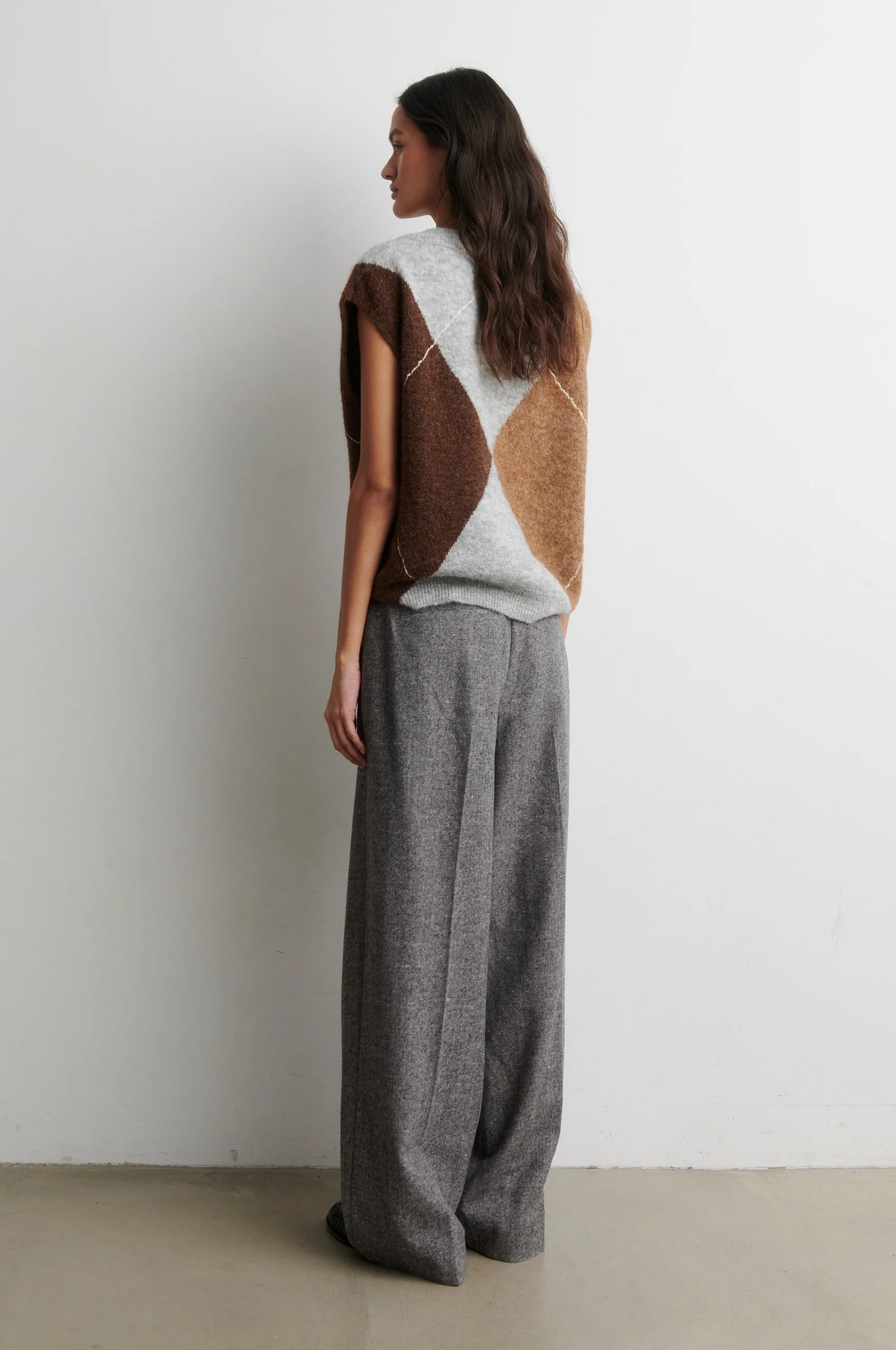 https://images.femalesconceptstore.becosoft.net/articles/forcavest2.webp?qs=6372
