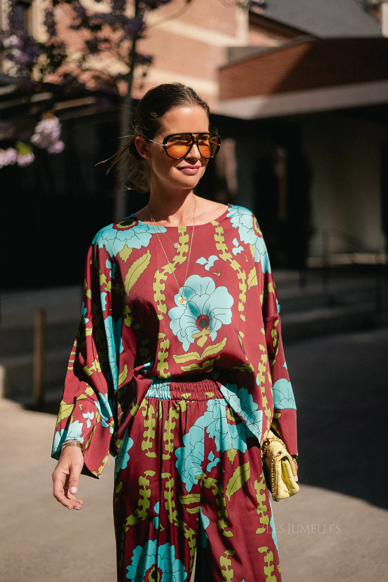 https://images.femalesconceptstore.becosoft.net/articles/gillblouseburgundy-turquoise.webp?qs=5801