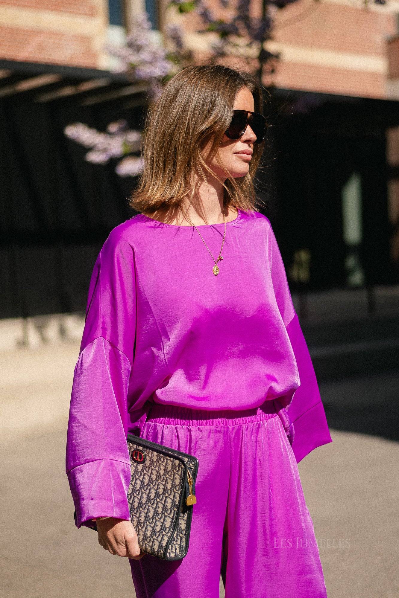 https://images.femalesconceptstore.becosoft.net/articles/gillsateenblouse1.jpg?qs=5562