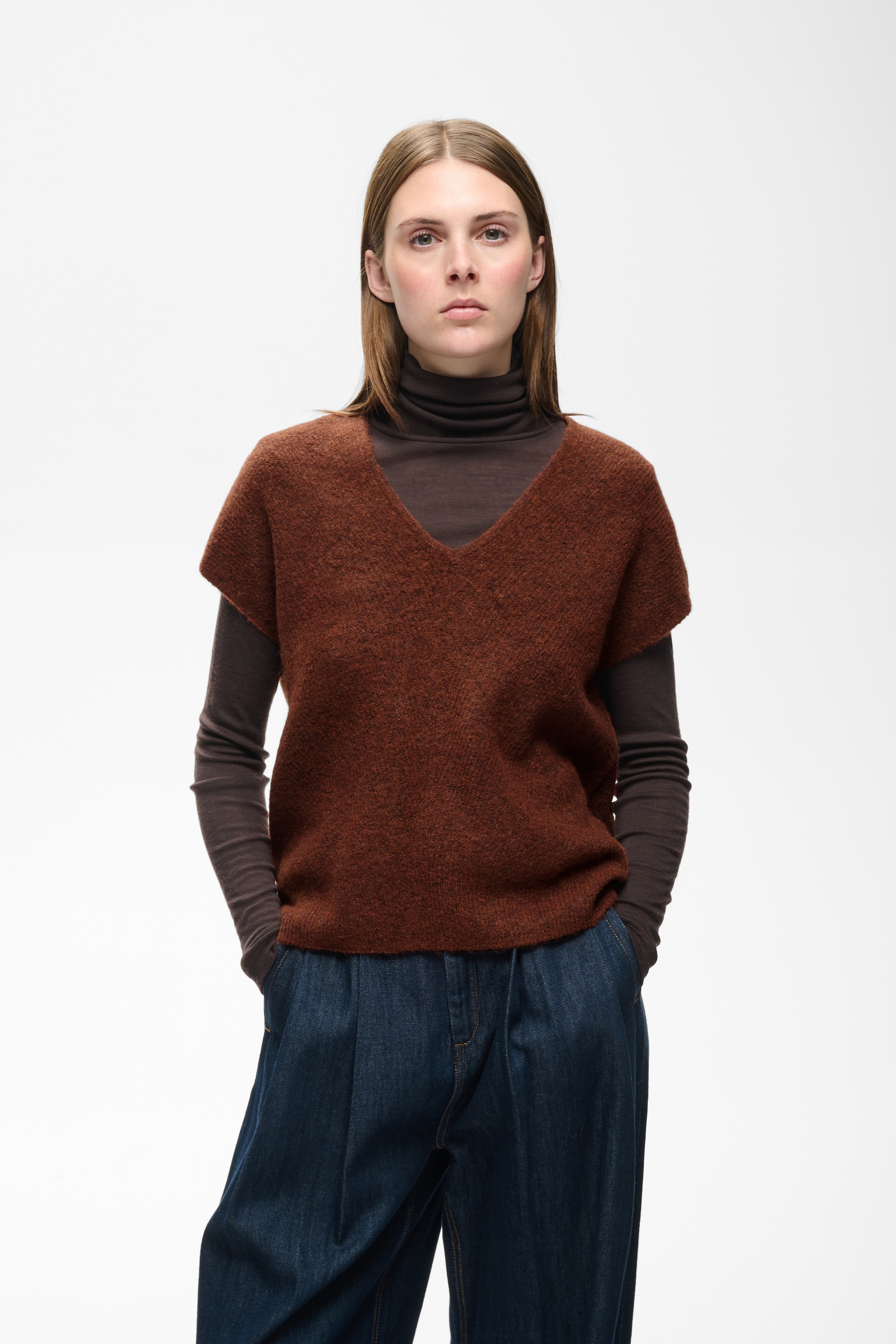 https://images.femalesconceptstore.becosoft.net/articles/gunaiw30112931_1815411_500.jpeg?qs=6214
