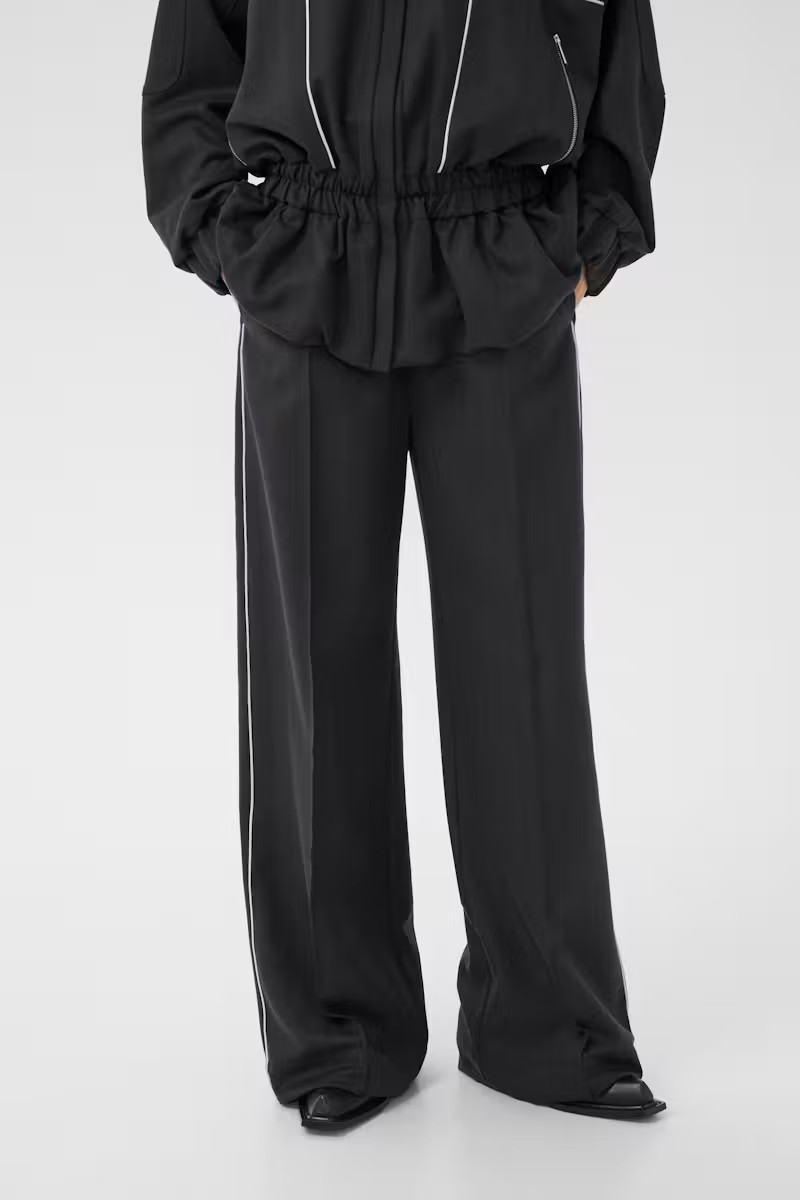 https://images.femalesconceptstore.becosoft.net/articles/gzalezia1.jpg?qs=6613