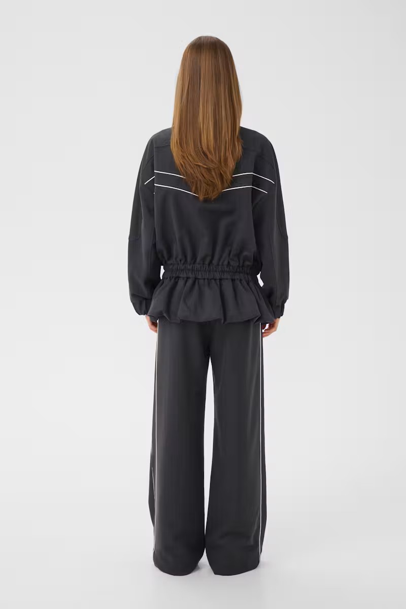 https://images.femalesconceptstore.becosoft.net/articles/gzalezia2.jpg?qs=6614