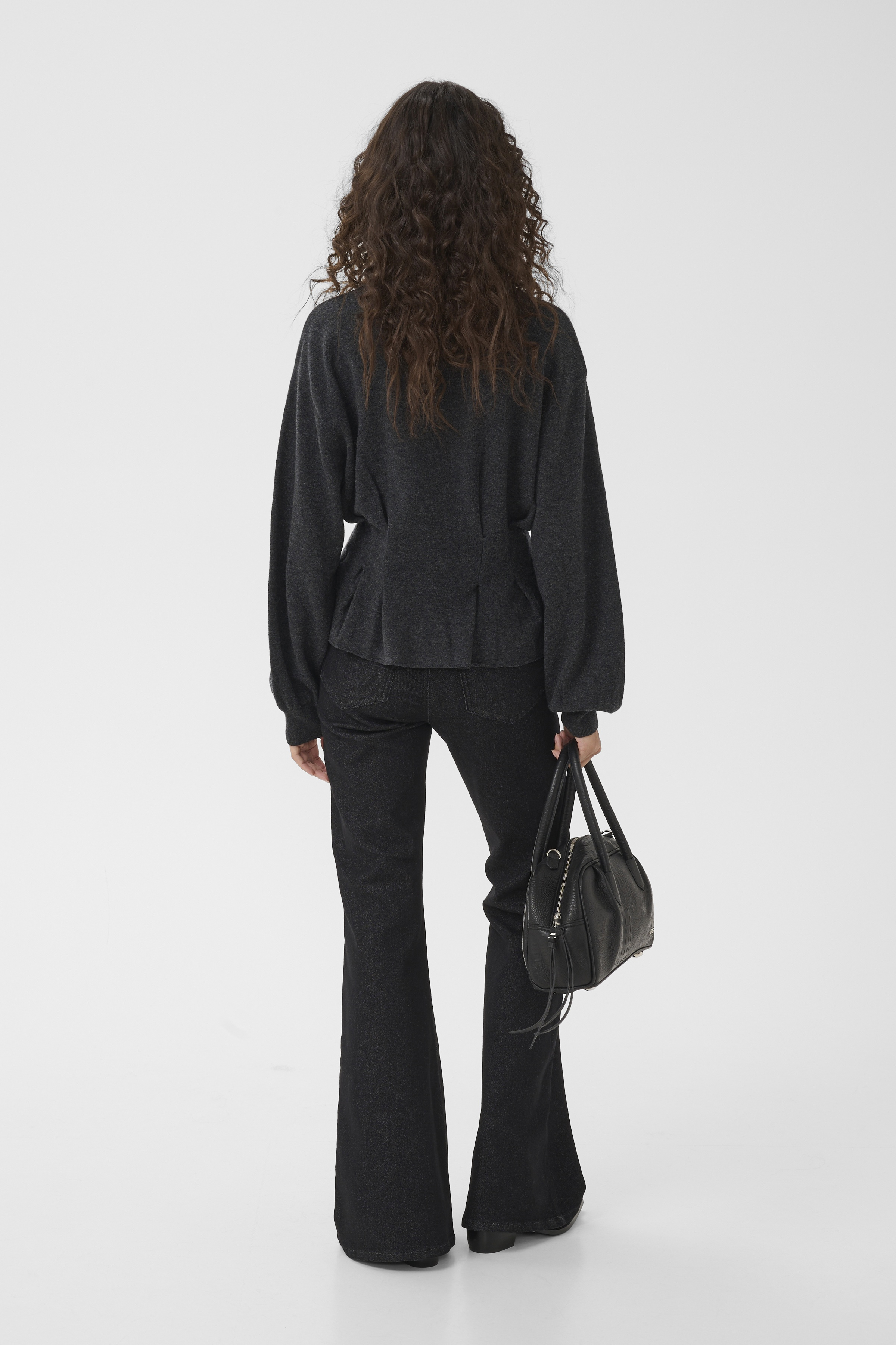 https://images.femalesconceptstore.becosoft.net/articles/gzemulina10911754_100017_450.jpeg?qs=6227
