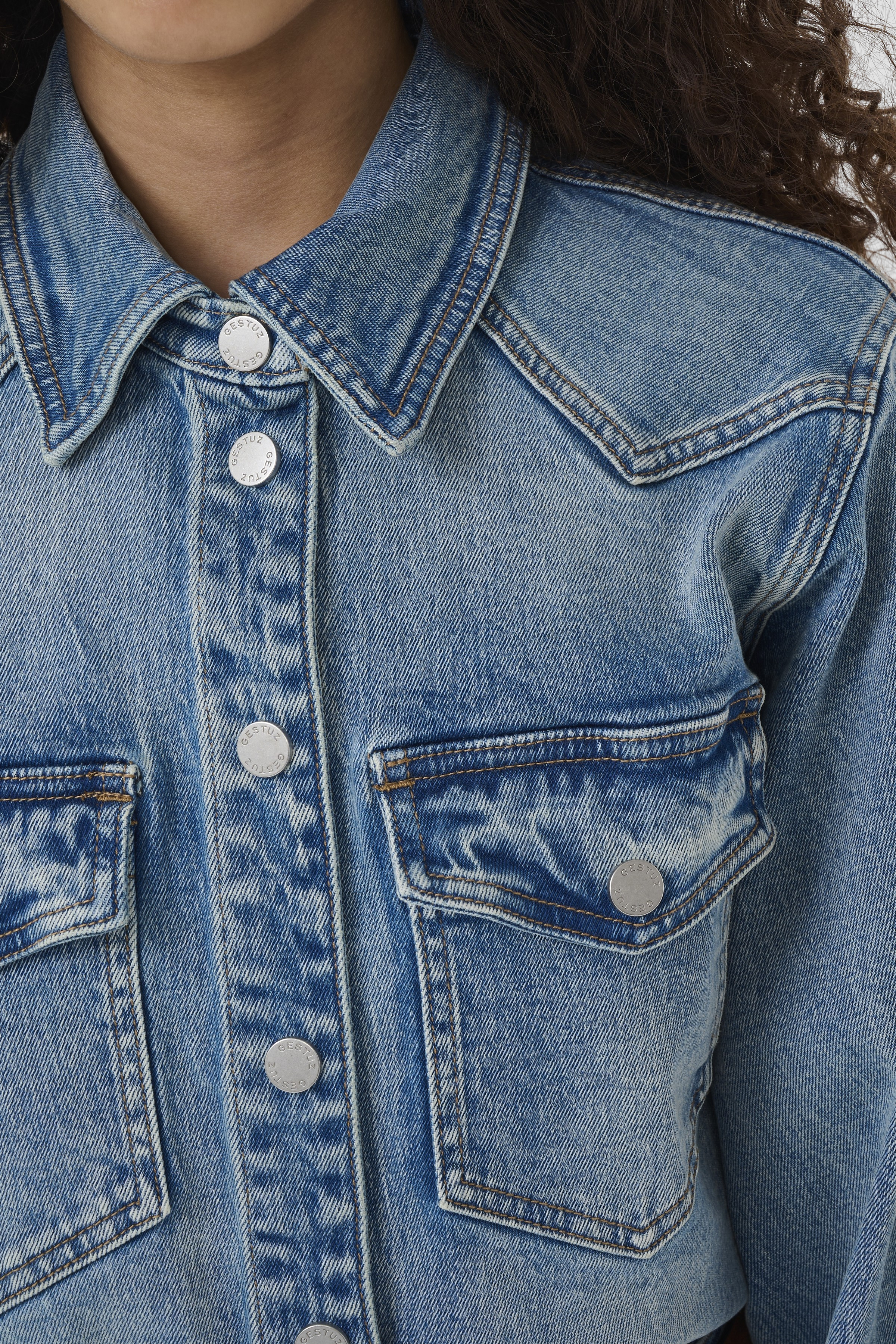https://images.femalesconceptstore.becosoft.net/articles/gzjardine10911007_104590_350.jpeg?qs=6246