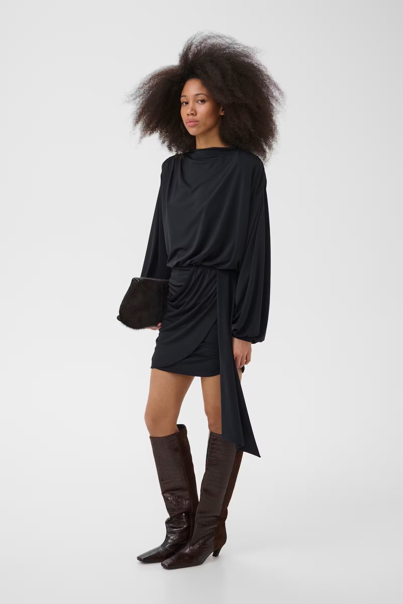 https://images.femalesconceptstore.becosoft.net/articles/gzmarti1.jpg?qs=6602