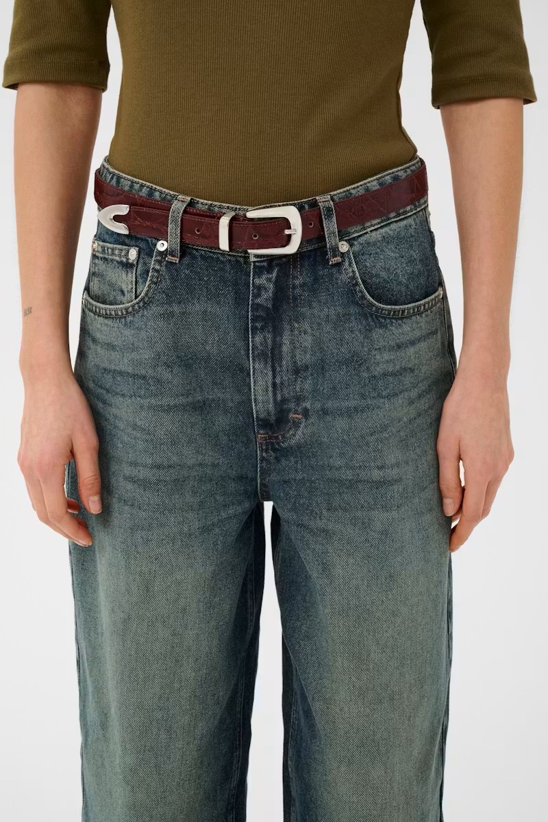 https://images.femalesconceptstore.becosoft.net/articles/gzsuva2.jpg?qs=5853