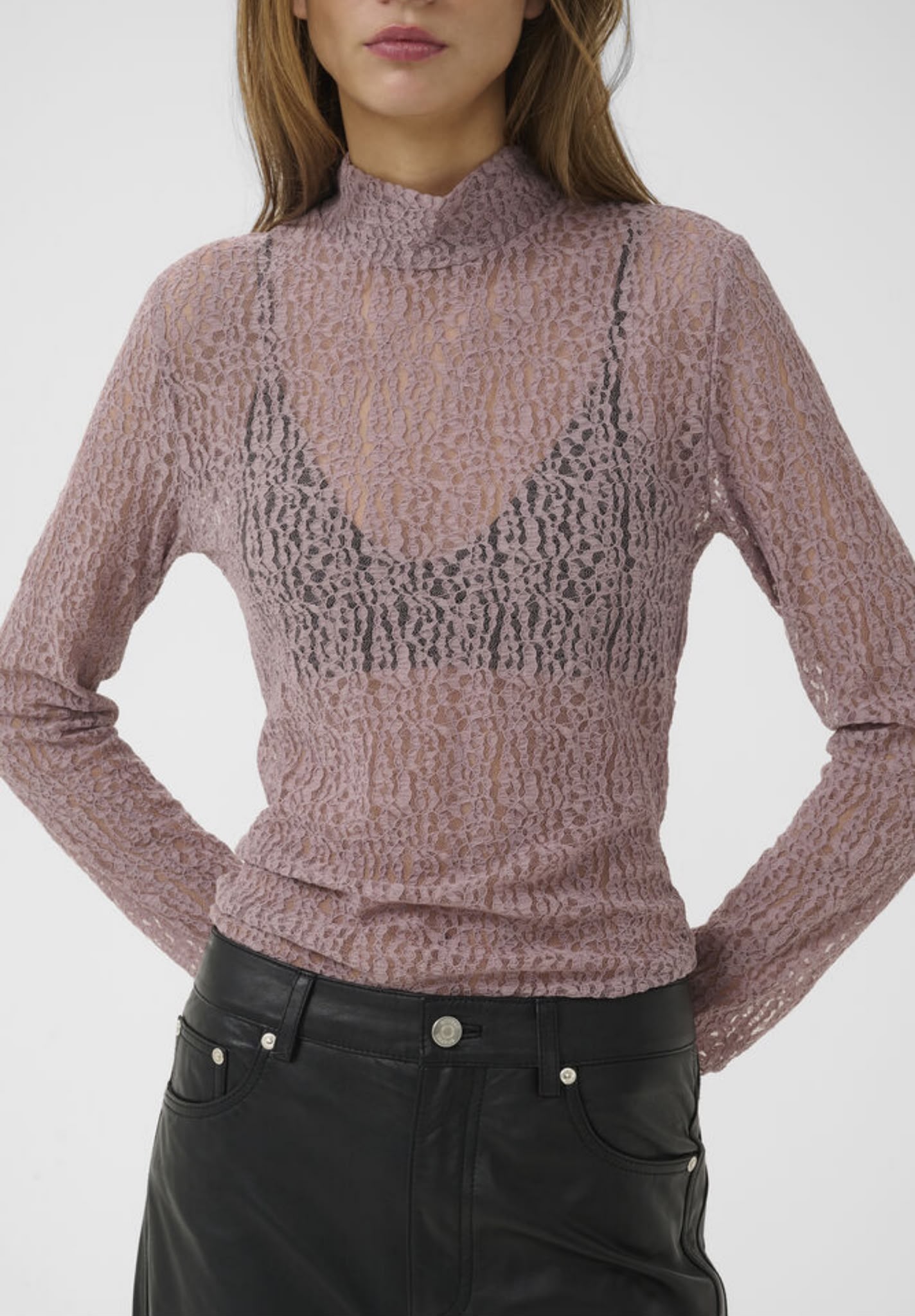 https://images.femalesconceptstore.becosoft.net/articles/gztoraya1.jpg?qs=6901