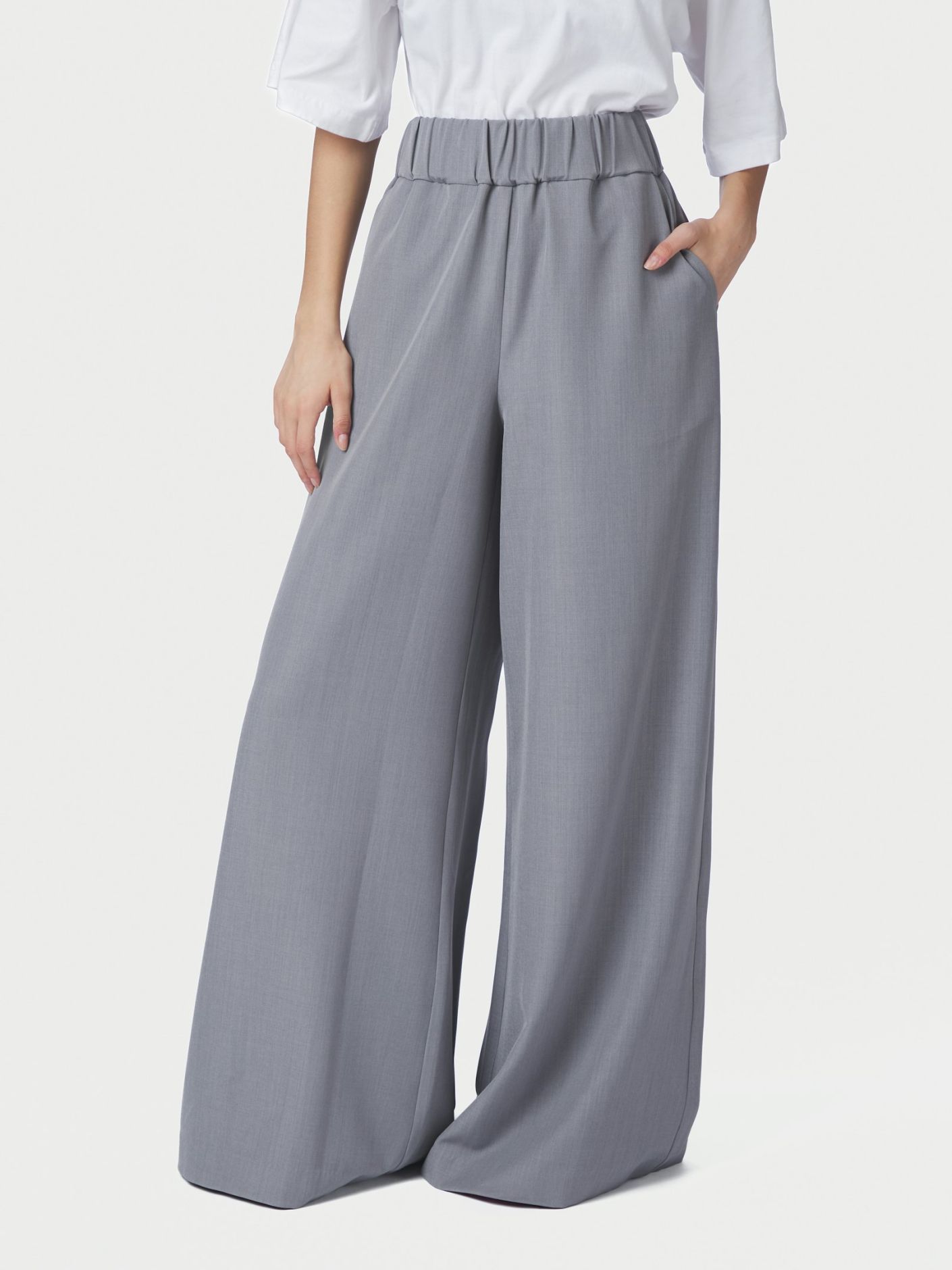 https://images.femalesconceptstore.becosoft.net/articles/janel169941_133_2.jpg?qs=6161