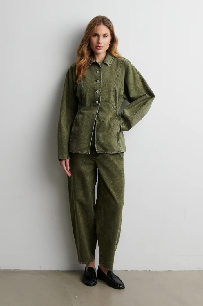 https://images.femalesconceptstore.becosoft.net/articles/jayejacket1.webp?qs=5966
