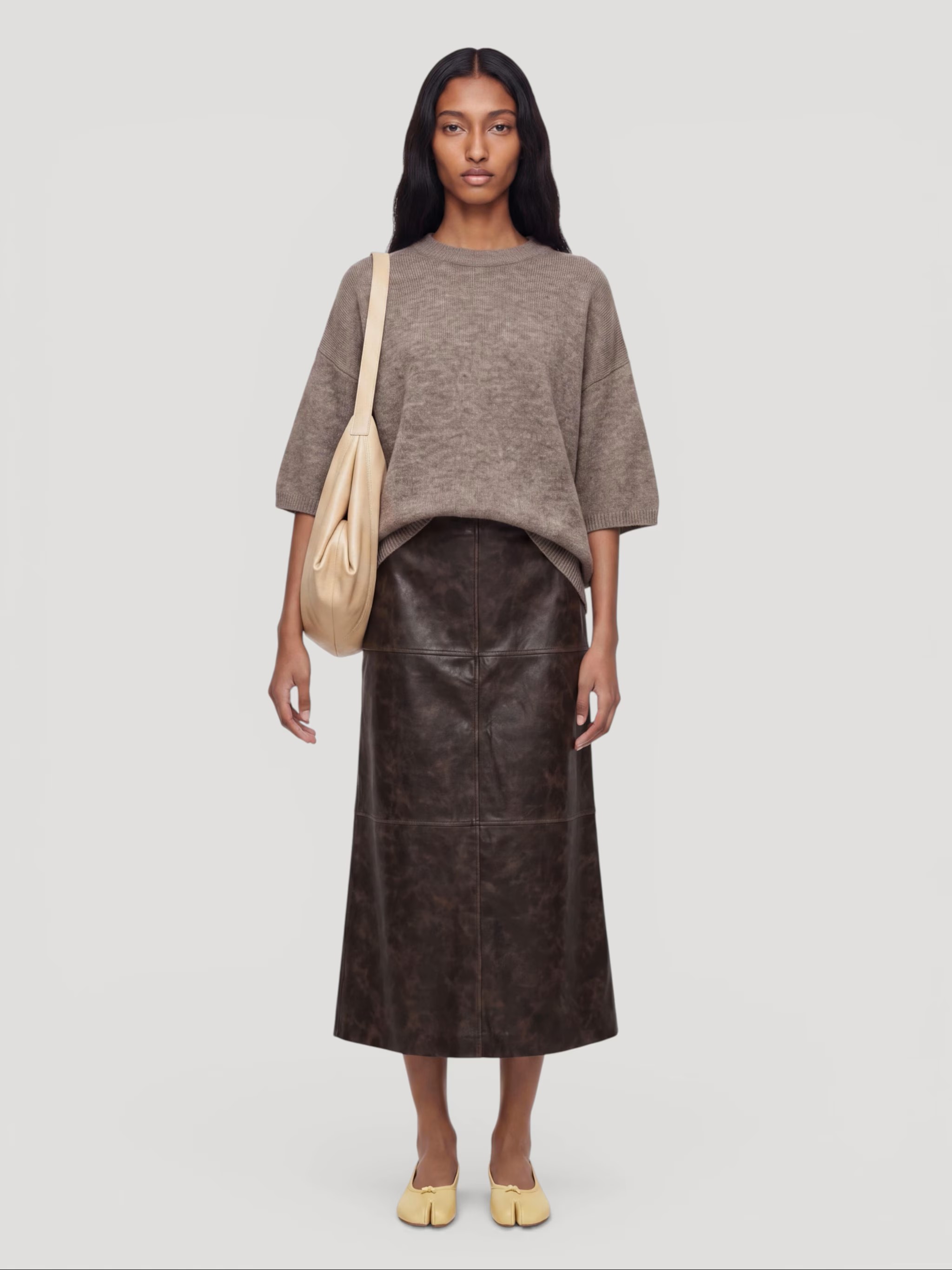 https://images.femalesconceptstore.becosoft.net/articles/jella-darkbrown1.jpg?qs=6568