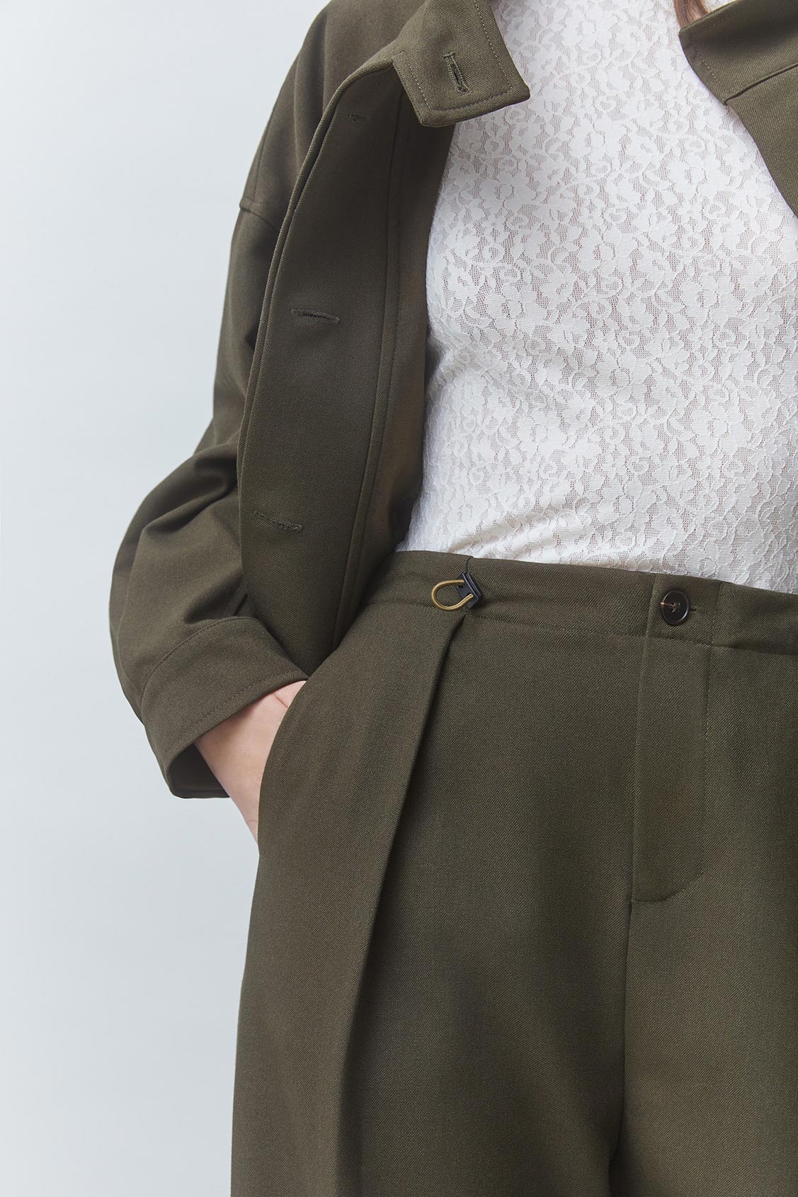 https://images.femalesconceptstore.becosoft.net/articles/jio2.jpg?qs=6703