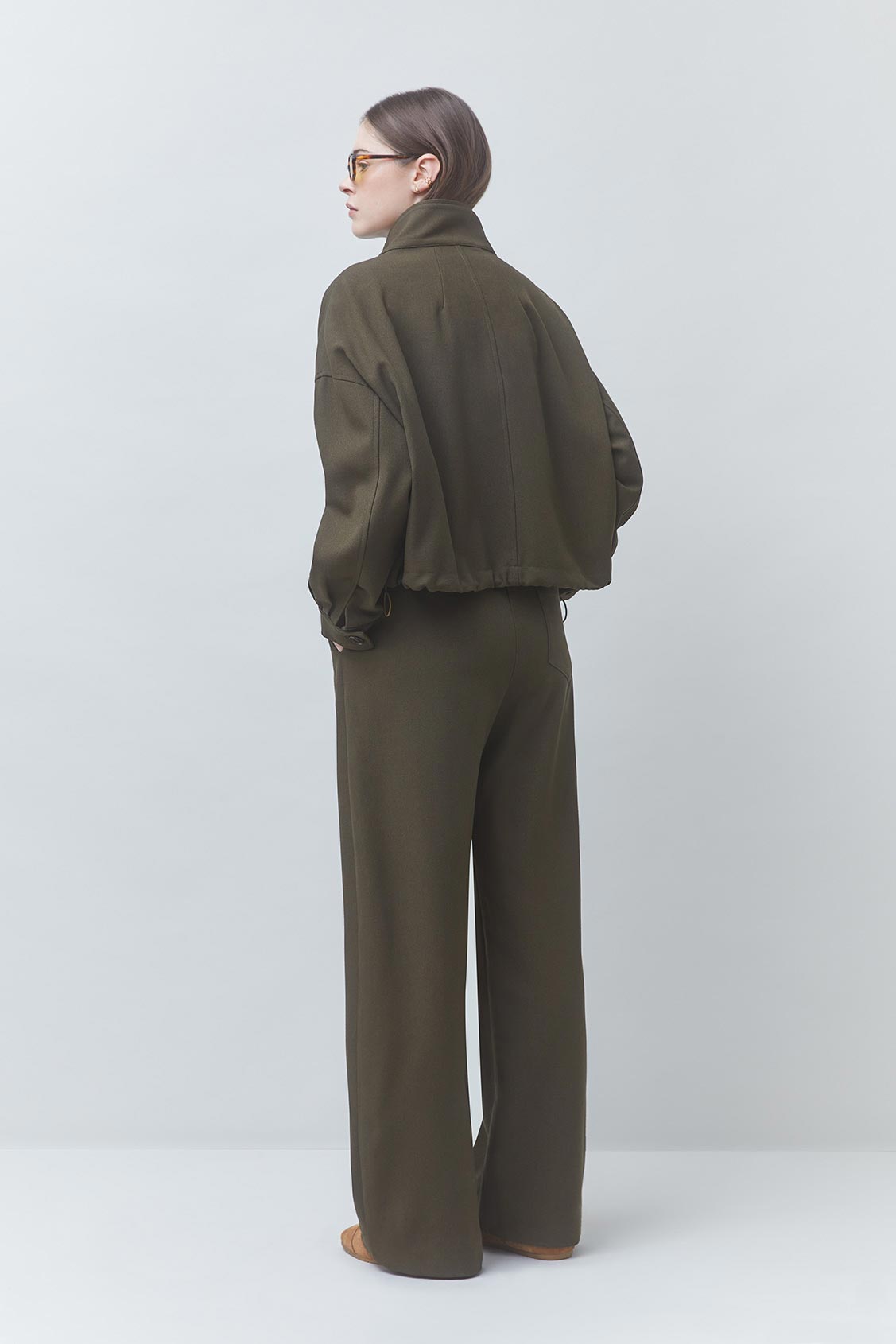 https://images.femalesconceptstore.becosoft.net/articles/jio3.jpg?qs=6704
