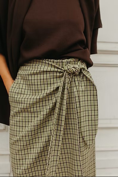 https://images.femalesconceptstore.becosoft.net/articles/joellegroeneruit2.jpg?qs=5682