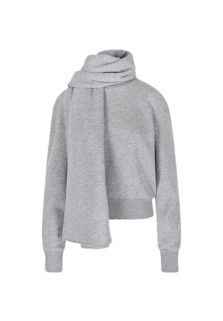 https://images.femalesconceptstore.becosoft.net/articles/josephinewithscarf.webp?qs=5821