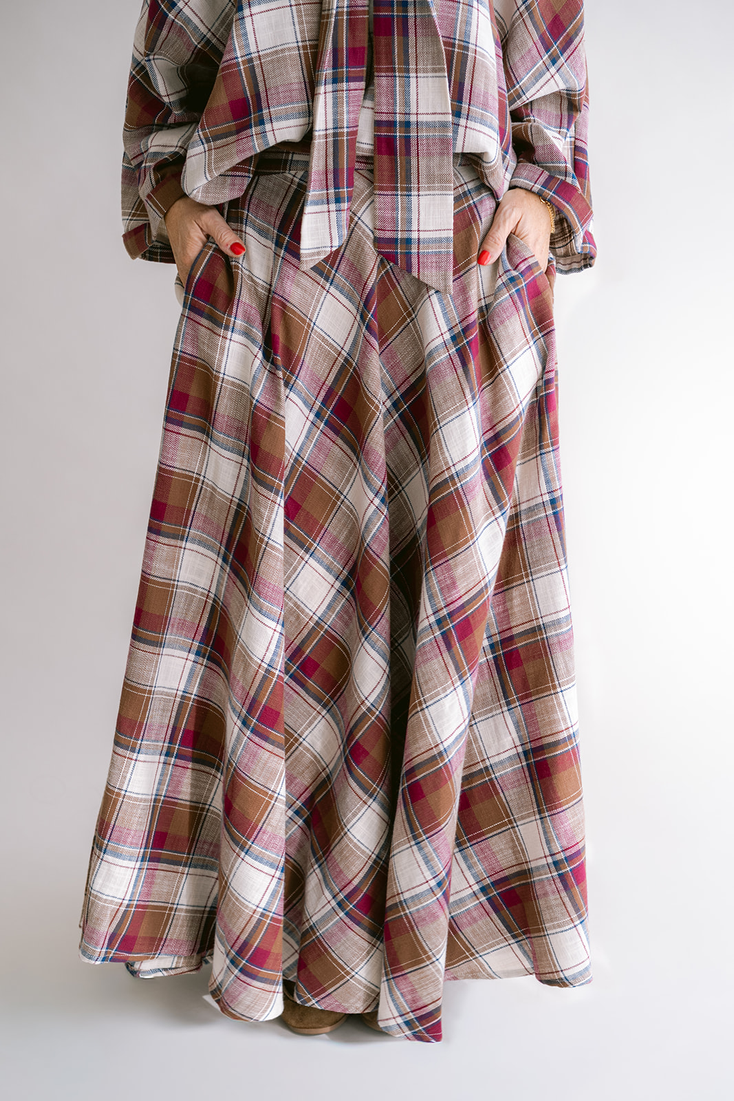 https://images.femalesconceptstore.becosoft.net/articles/june2.jpg?qs=5868