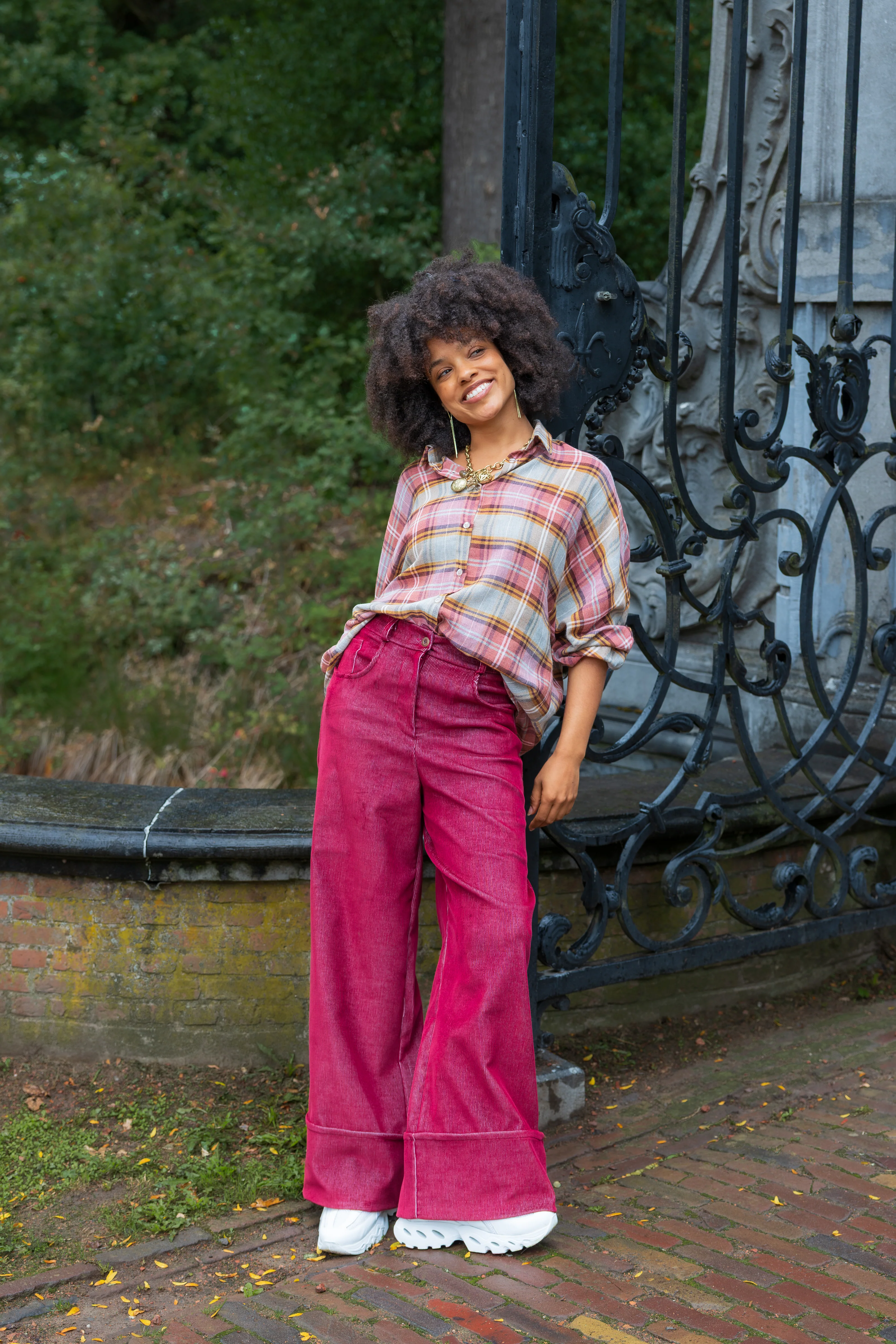 https://images.femalesconceptstore.becosoft.net/articles/larrypink2.webp?qs=6548