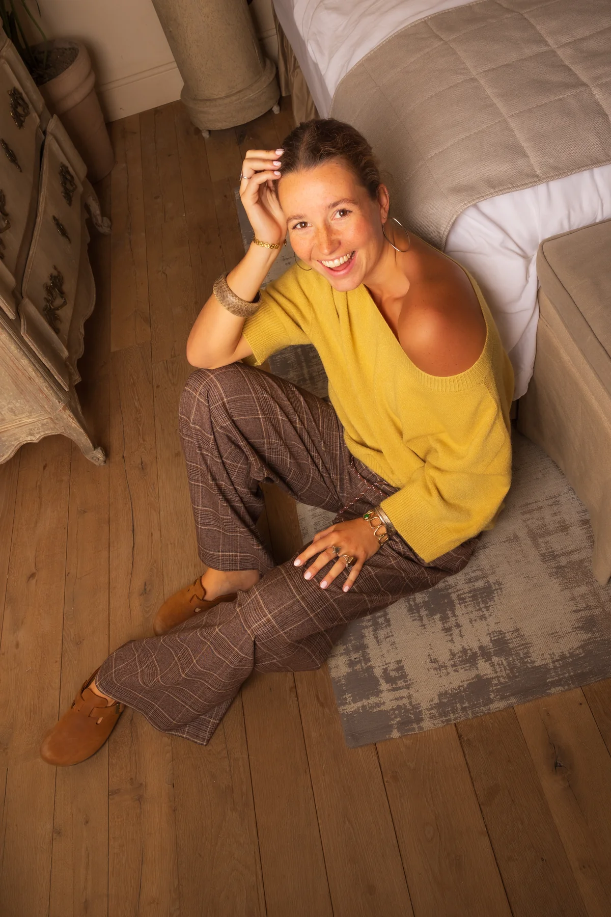 https://images.femalesconceptstore.becosoft.net/articles/lorecarreaux2.webp?qs=6077