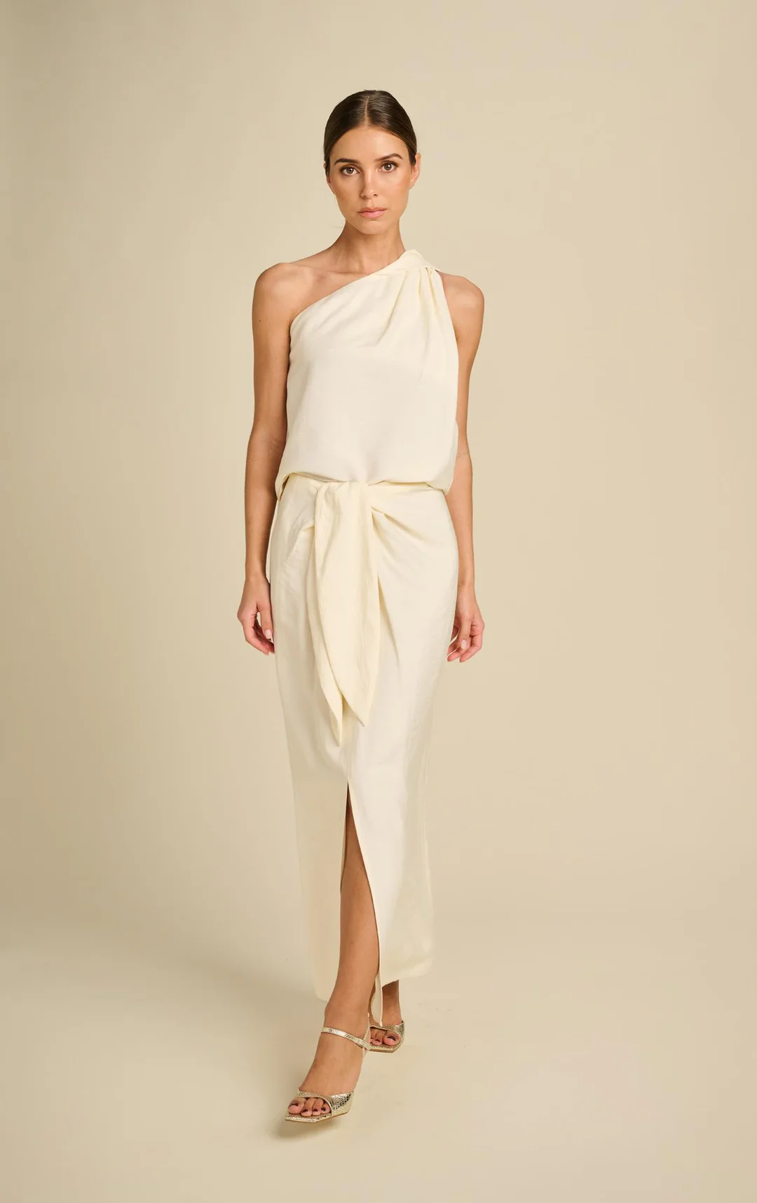 https://images.femalesconceptstore.becosoft.net/articles/luminous_skirt_ivory_march23_1.webp?qs=4972