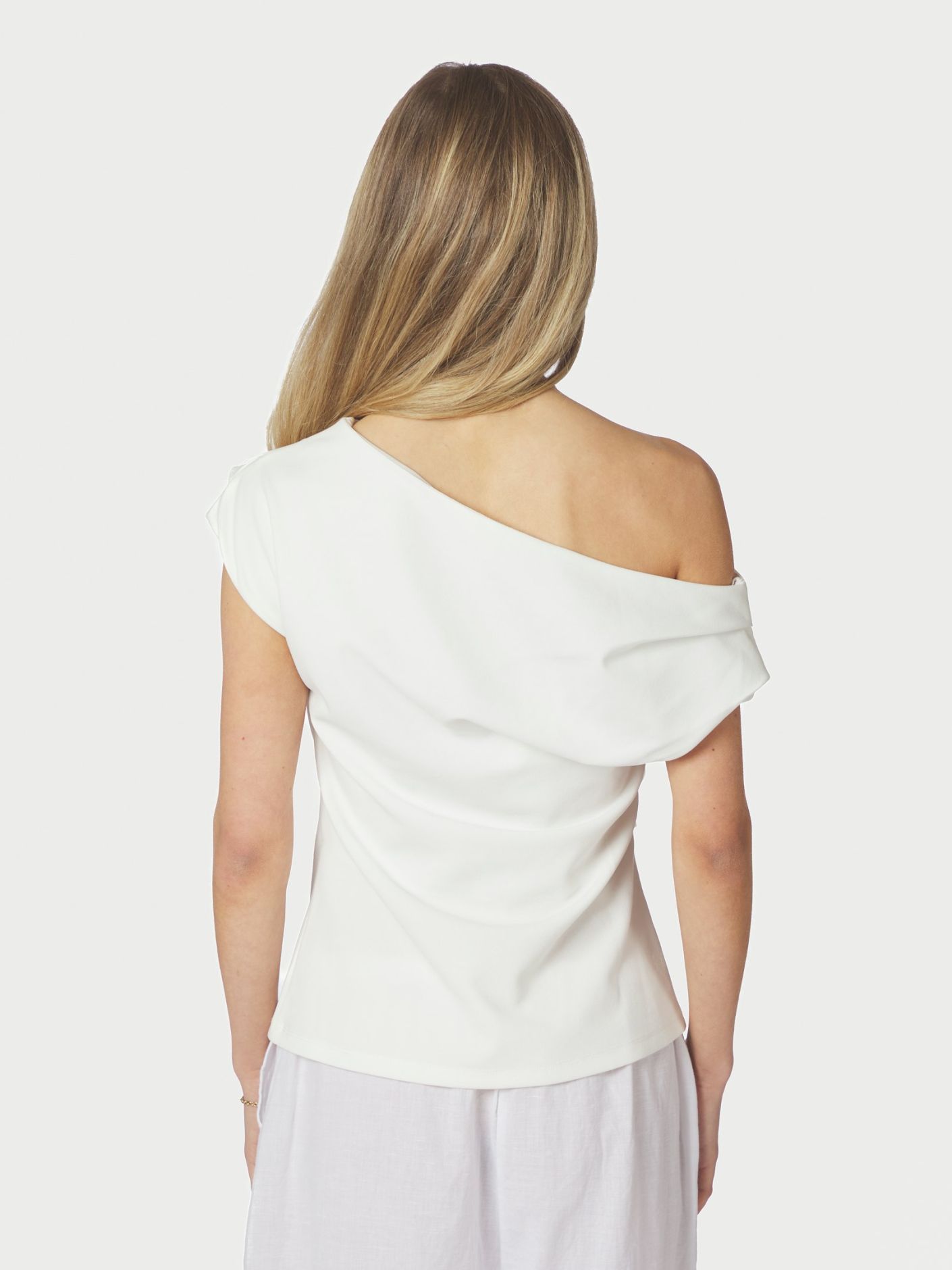 https://images.femalesconceptstore.becosoft.net/articles/mabelle2.jpg?qs=5606