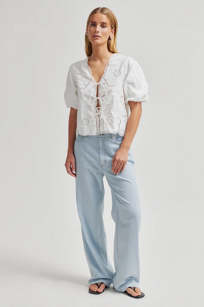 https://images.femalesconceptstore.becosoft.net/articles/mareilles1.webp?qs=5672