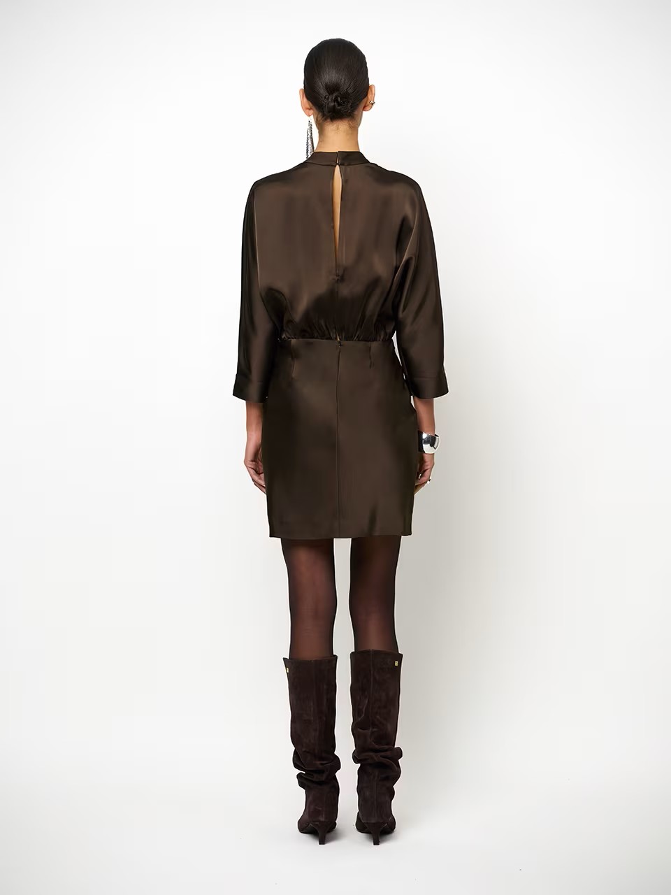https://images.femalesconceptstore.becosoft.net/articles/margot2.jpg?qs=6937
