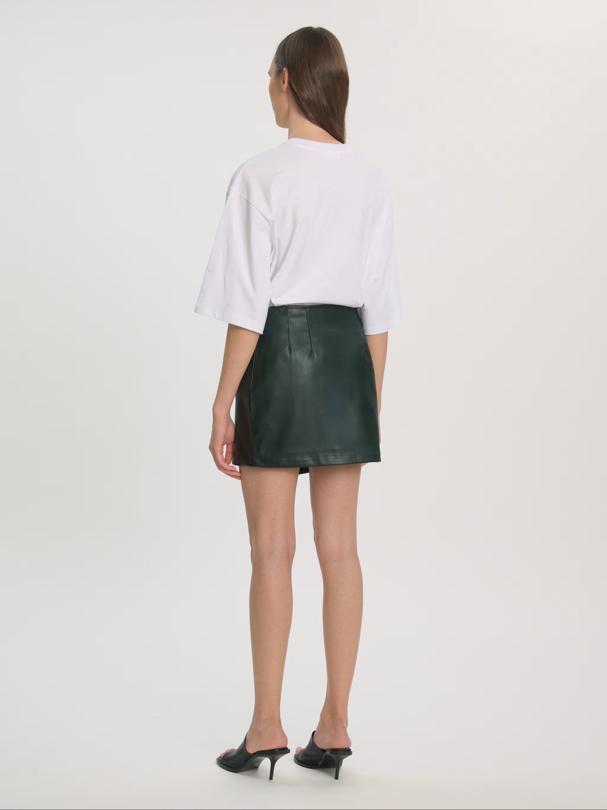 https://images.femalesconceptstore.becosoft.net/articles/marike2.jpg?qs=6626