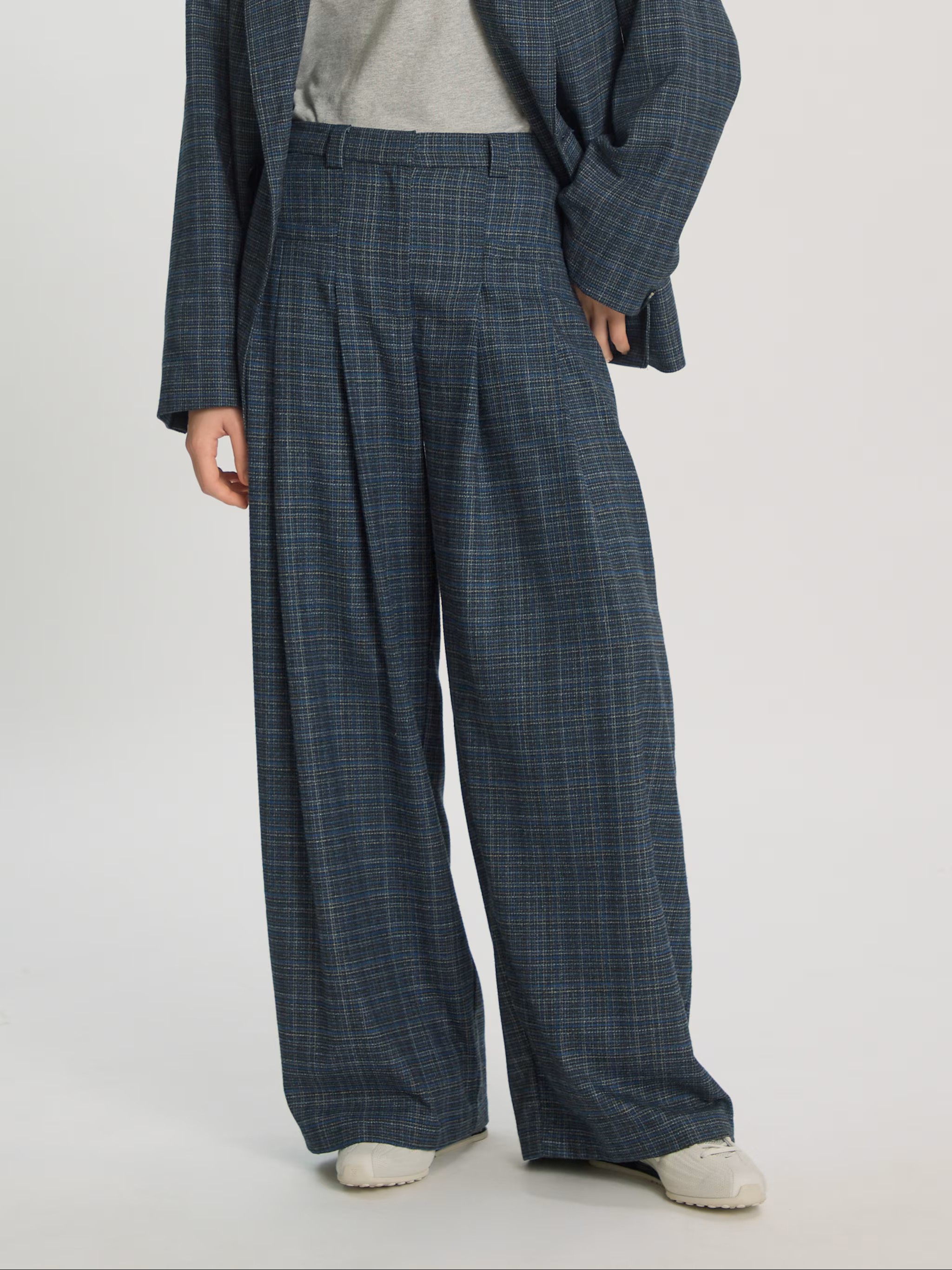 https://images.femalesconceptstore.becosoft.net/articles/marou1-6738.jpg?qs=6738