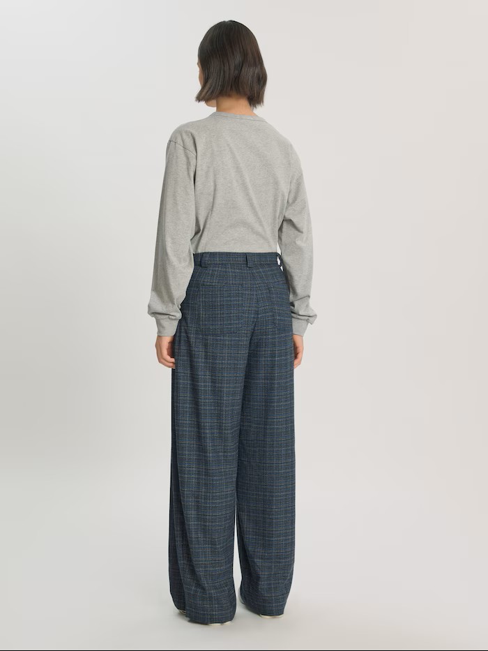 https://images.femalesconceptstore.becosoft.net/articles/marou2-6739.jpg?qs=6739