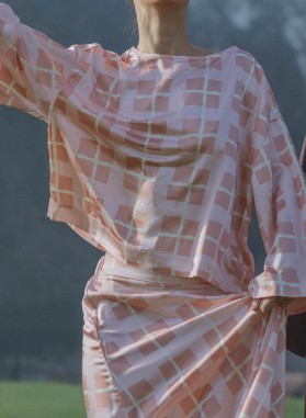 https://images.femalesconceptstore.becosoft.net/articles/martini-pink1.jpg?qs=6125