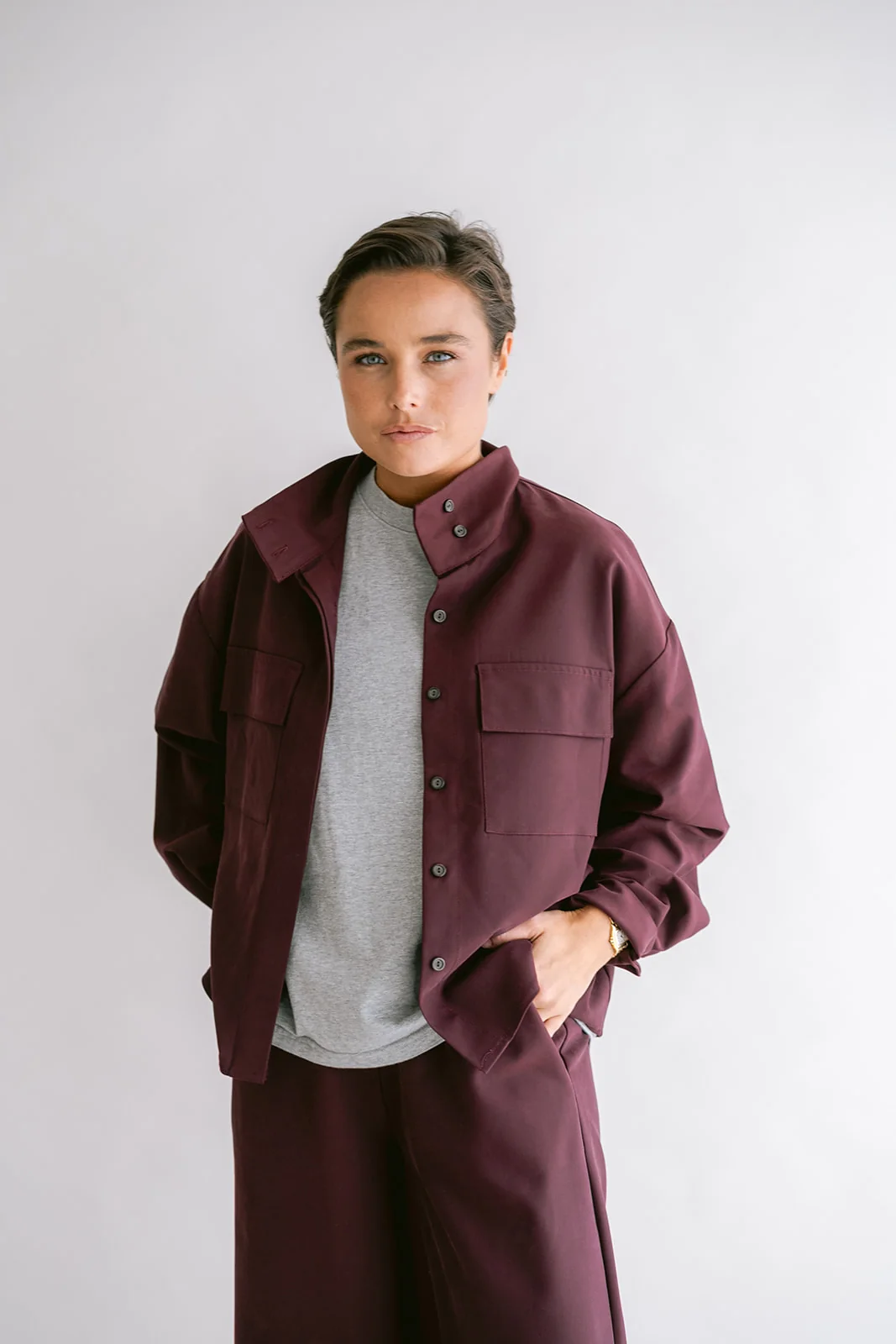 https://images.femalesconceptstore.becosoft.net/articles/miko-blouse-tencel-bordeaux12.webp?qs=6516