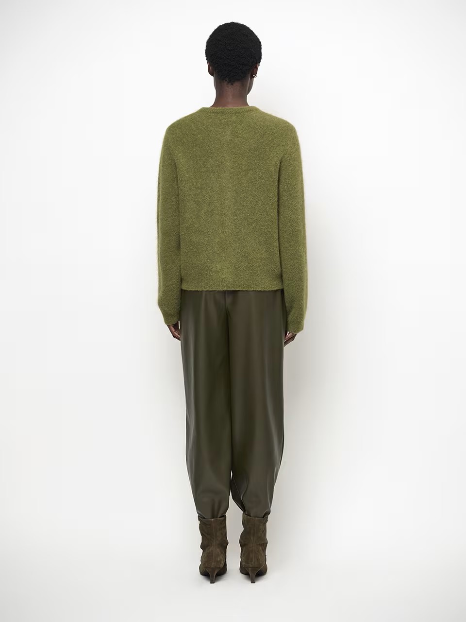 https://images.femalesconceptstore.becosoft.net/articles/minora2.jpg?qs=6552