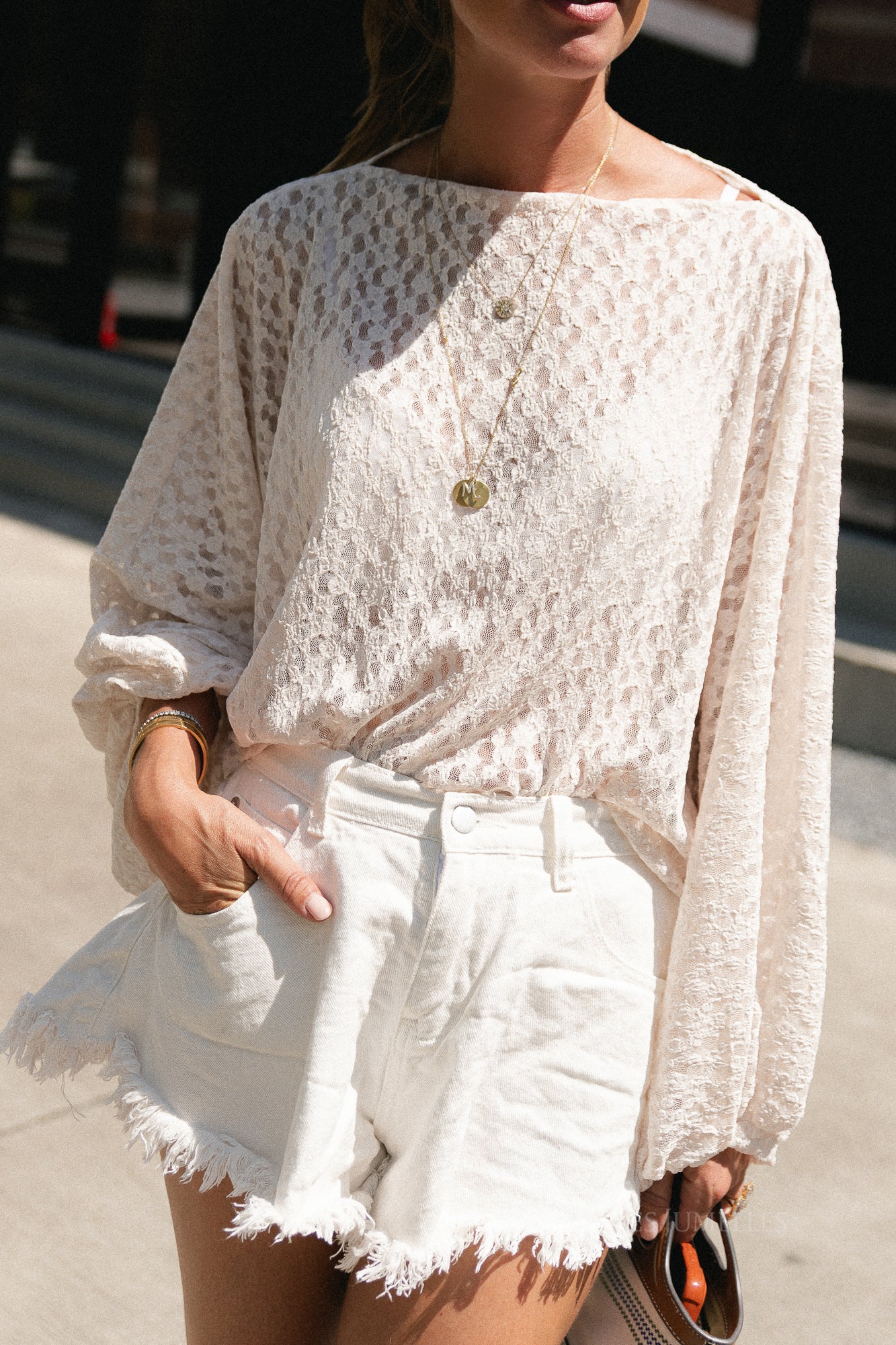 https://images.femalesconceptstore.becosoft.net/articles/monicalaceecru1.jpg?qs=5754