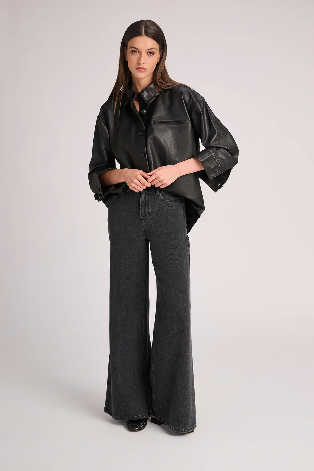 https://images.femalesconceptstore.becosoft.net/articles/mumbaidarkgrey.webp?qs=5864