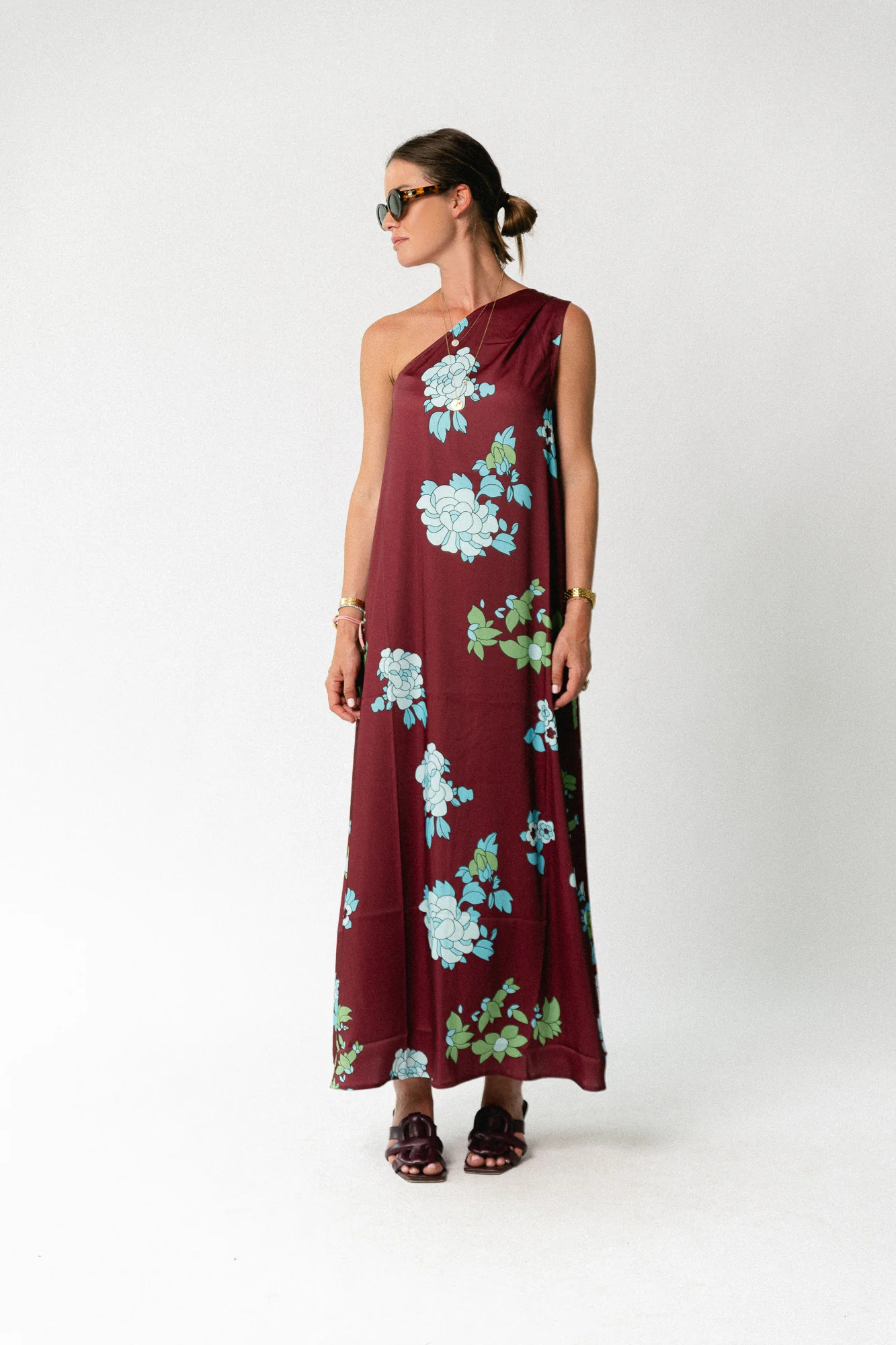 https://images.femalesconceptstore.becosoft.net/articles/nia-bur-hyd1.webp?qs=5647
