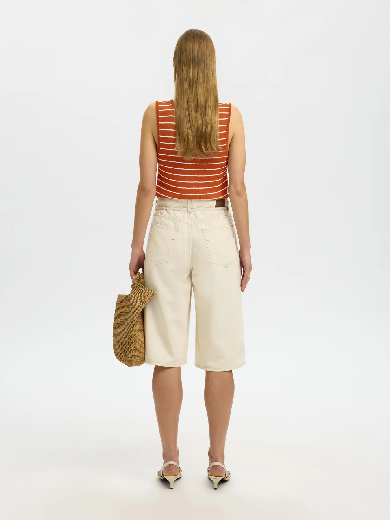 https://images.femalesconceptstore.becosoft.net/articles/pottersclay2.webp?qs=5940