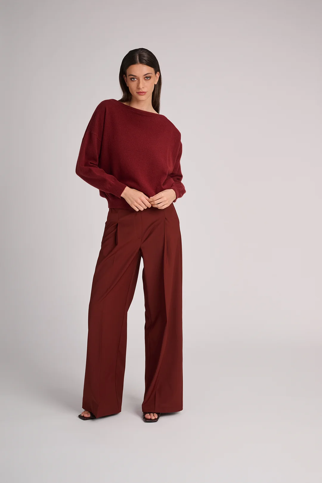 https://images.femalesconceptstore.becosoft.net/articles/pull_lisbon_rust_trousers_edith_rust.webp?qs=5843